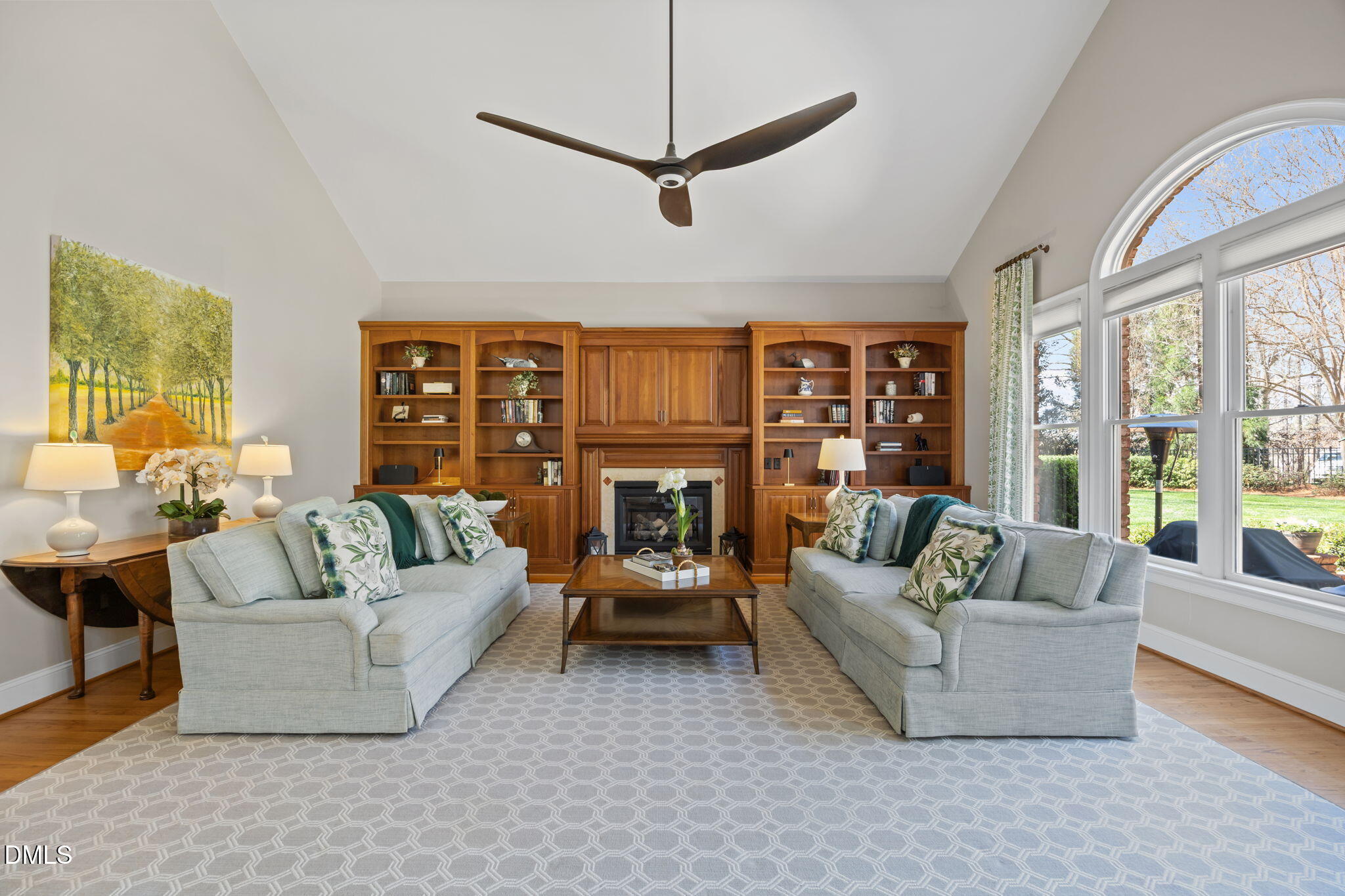 property viewer photo 7