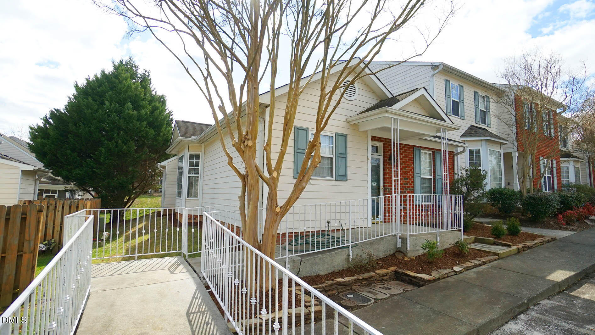 property viewer photo 1