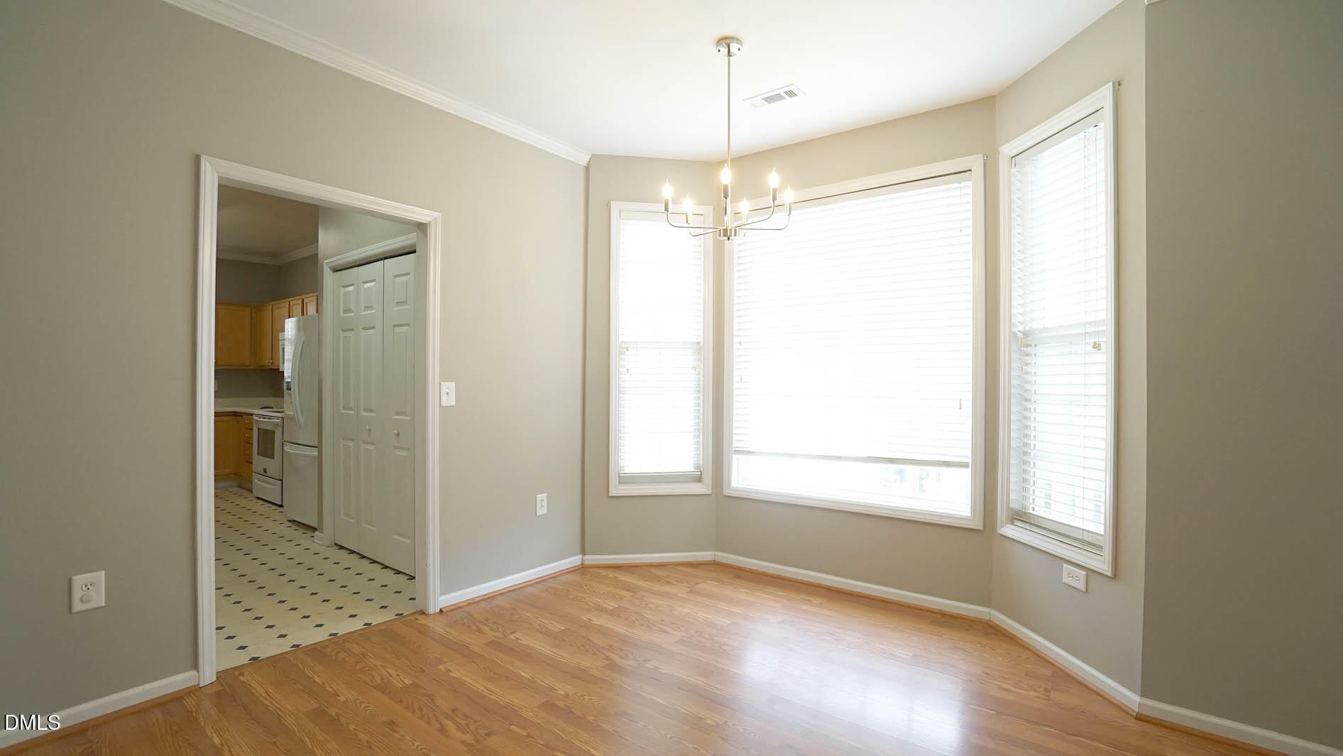 property viewer photo 11