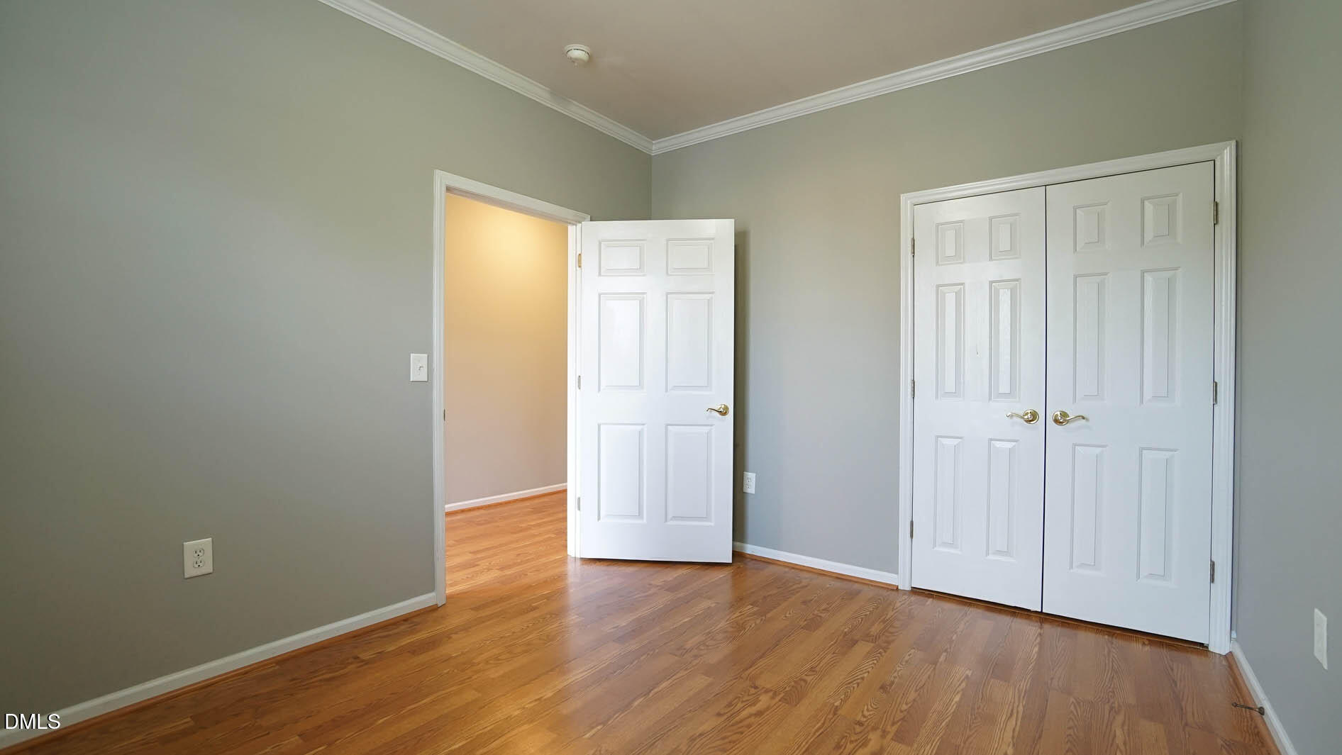 property viewer photo 18