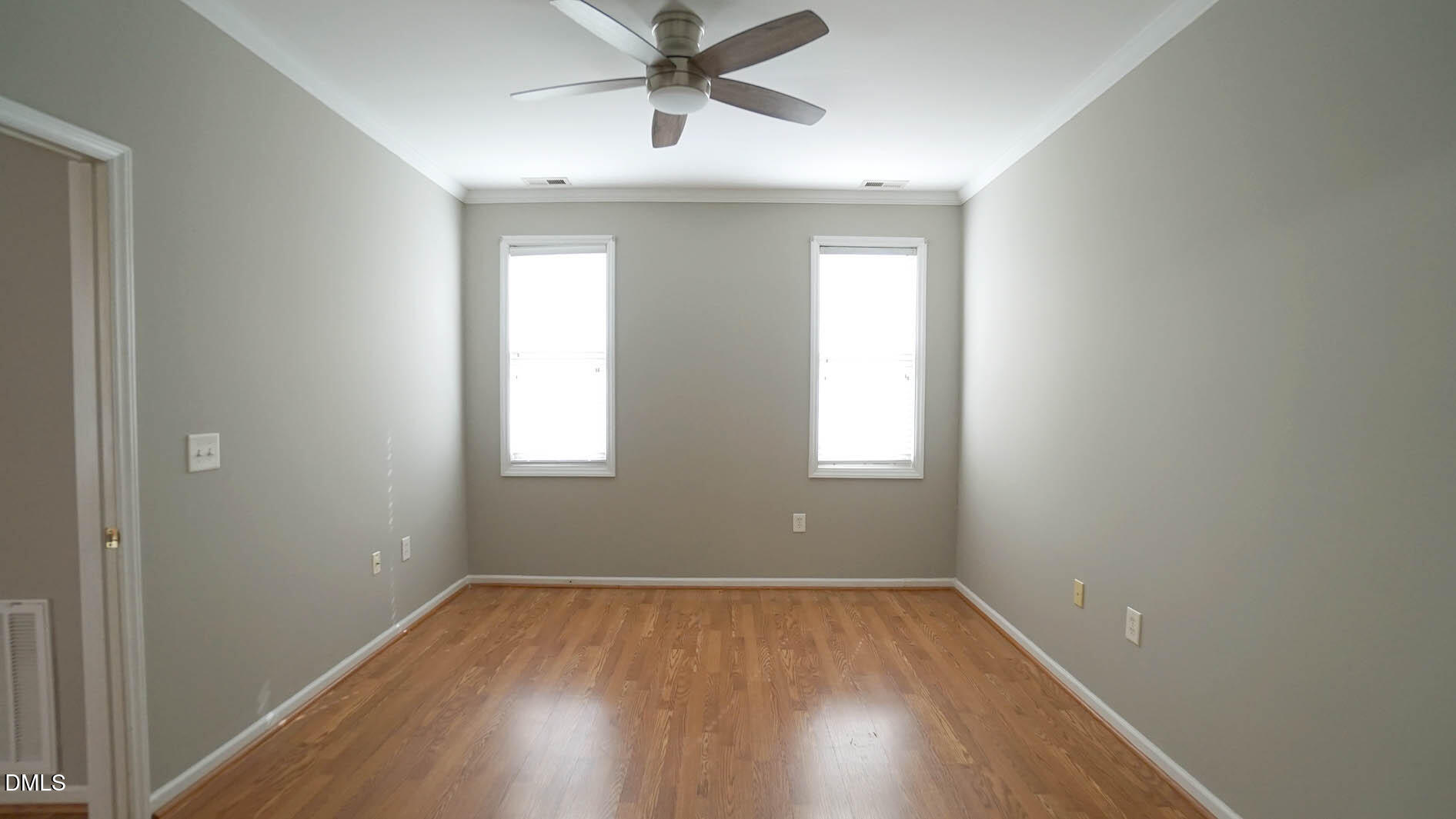 property viewer photo 19