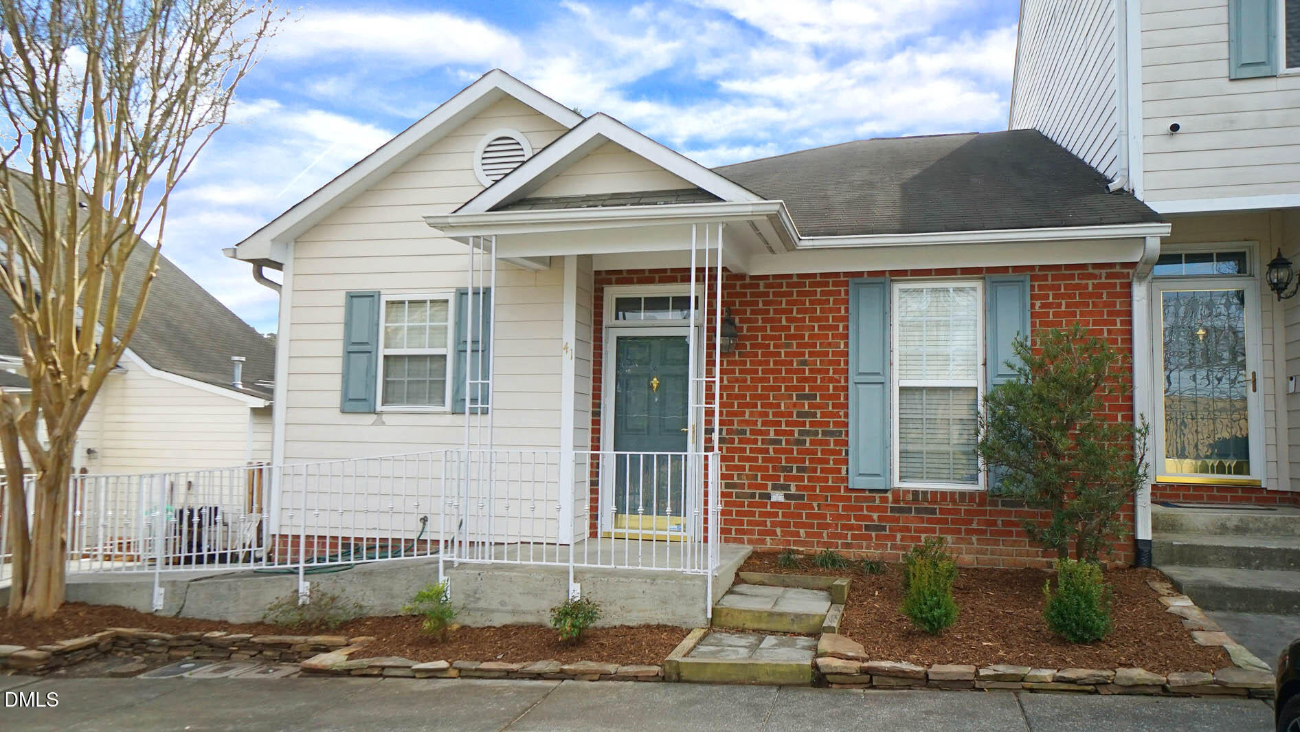 property viewer photo 3