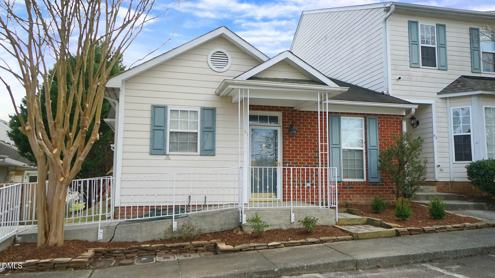 property viewer photo 4