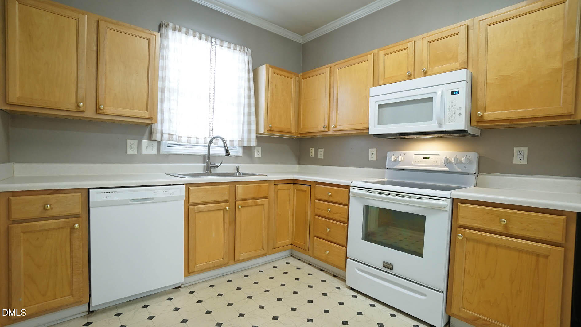 property viewer photo 5