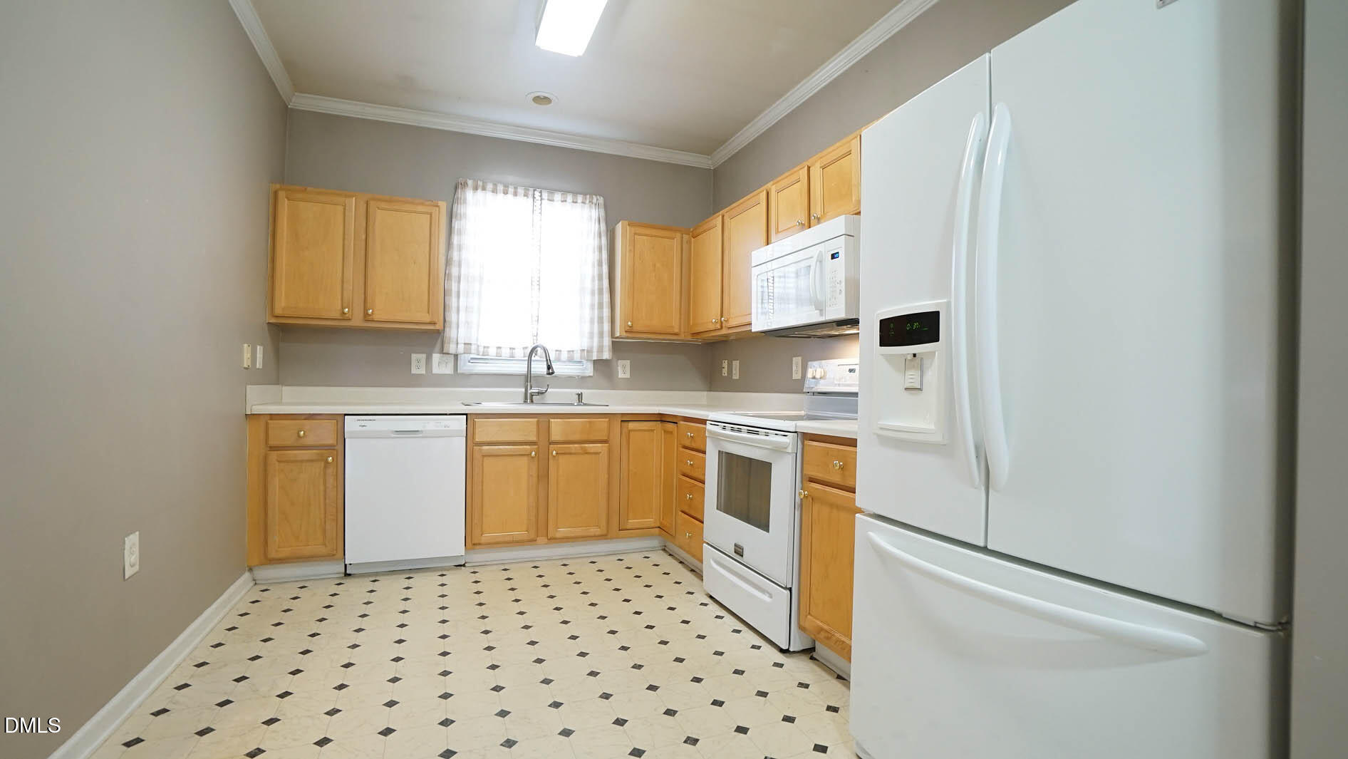 property viewer photo 6