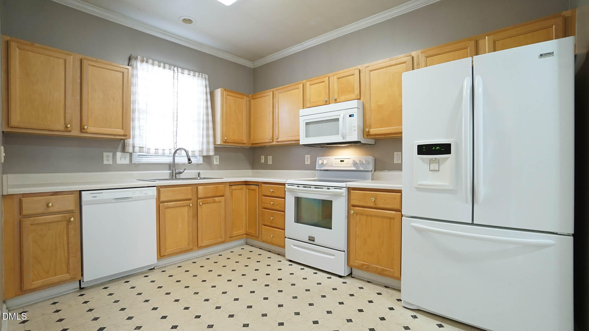 property viewer photo 7
