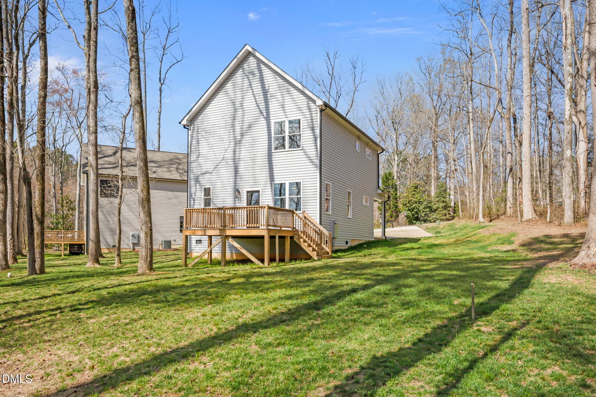main property photo 30
