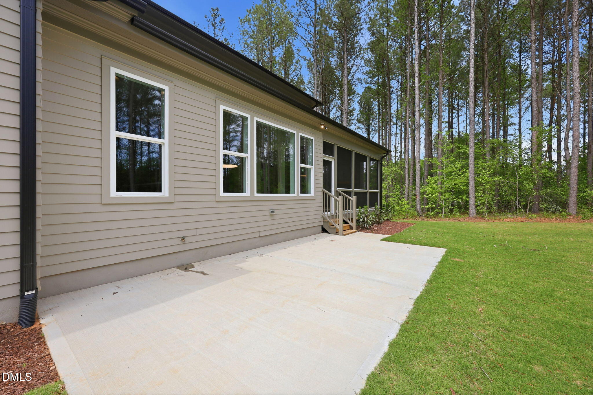 main property photo 43