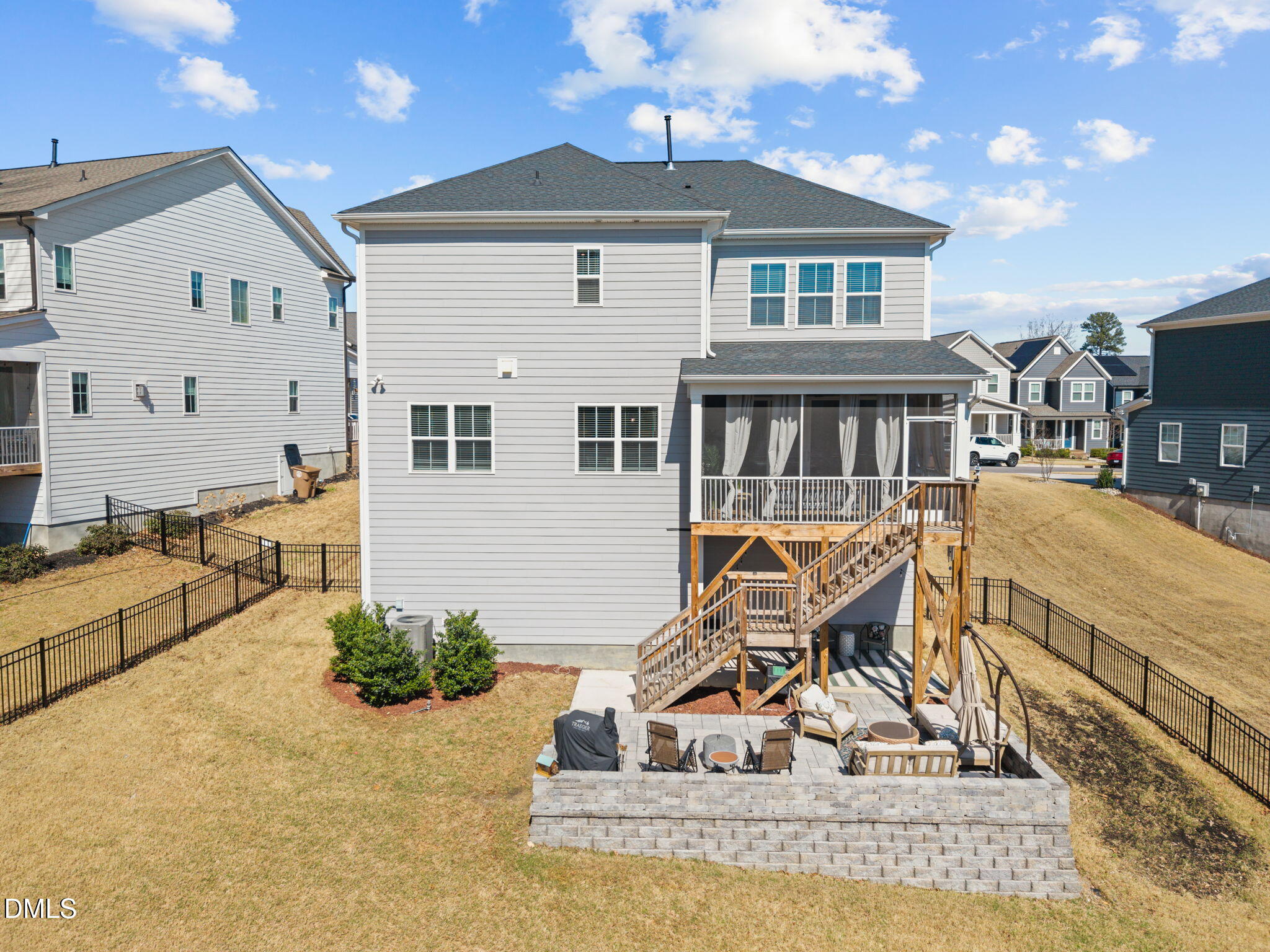 main property photo 36