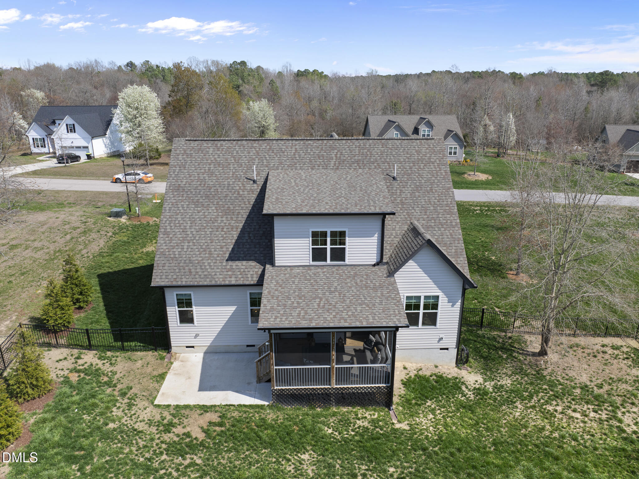 main property photo 40