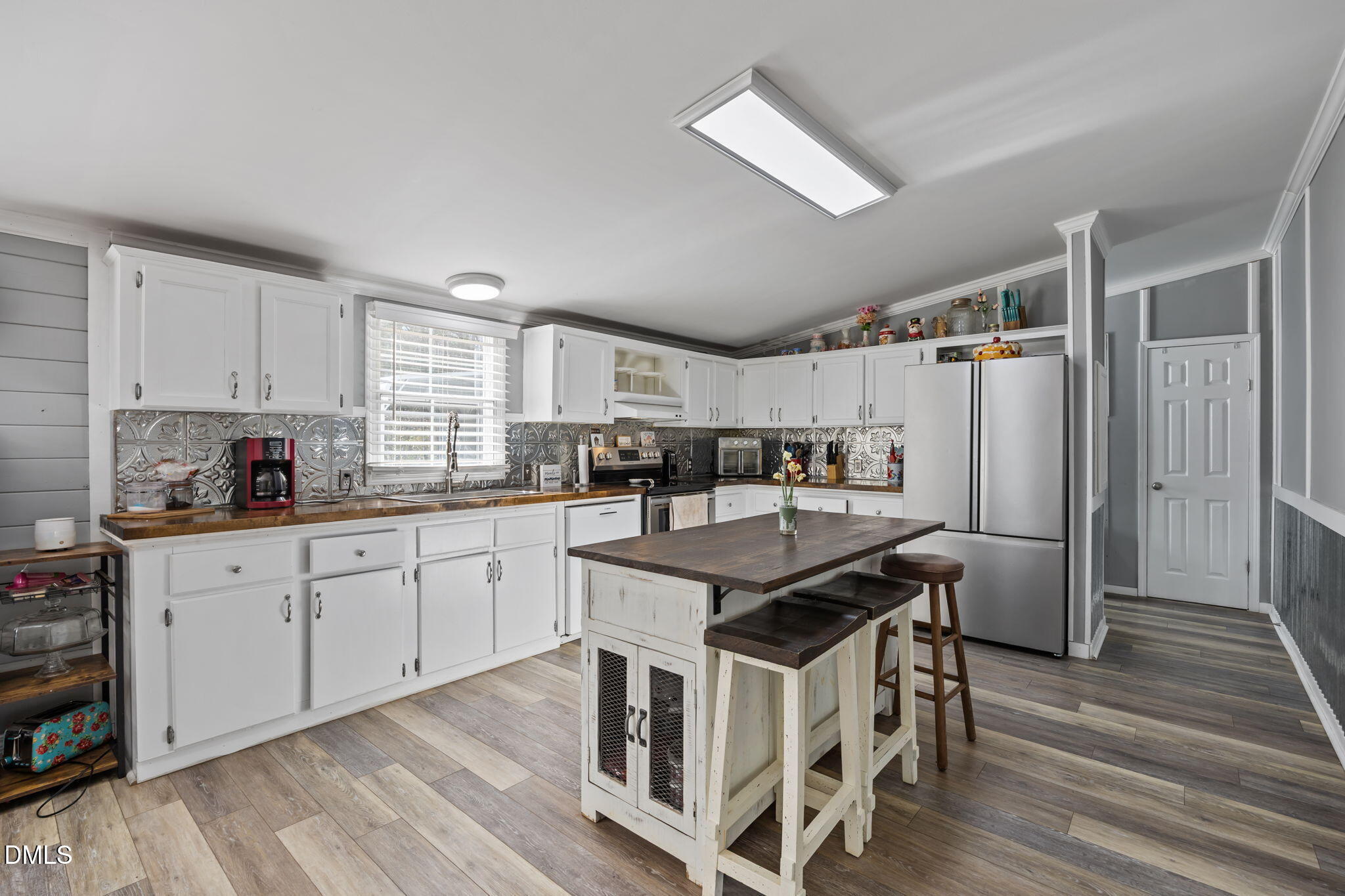 main property photo 24