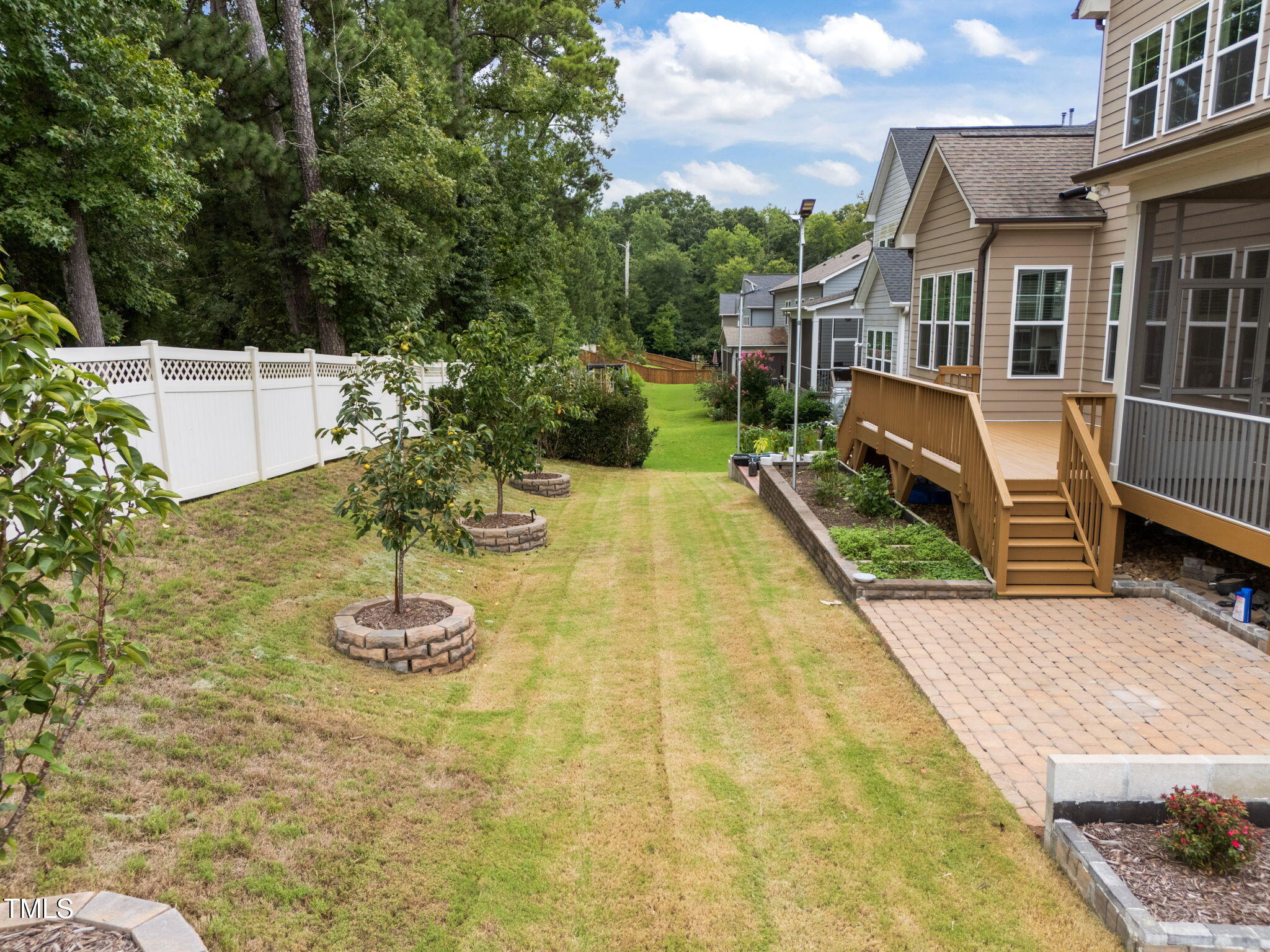 main property photo 41