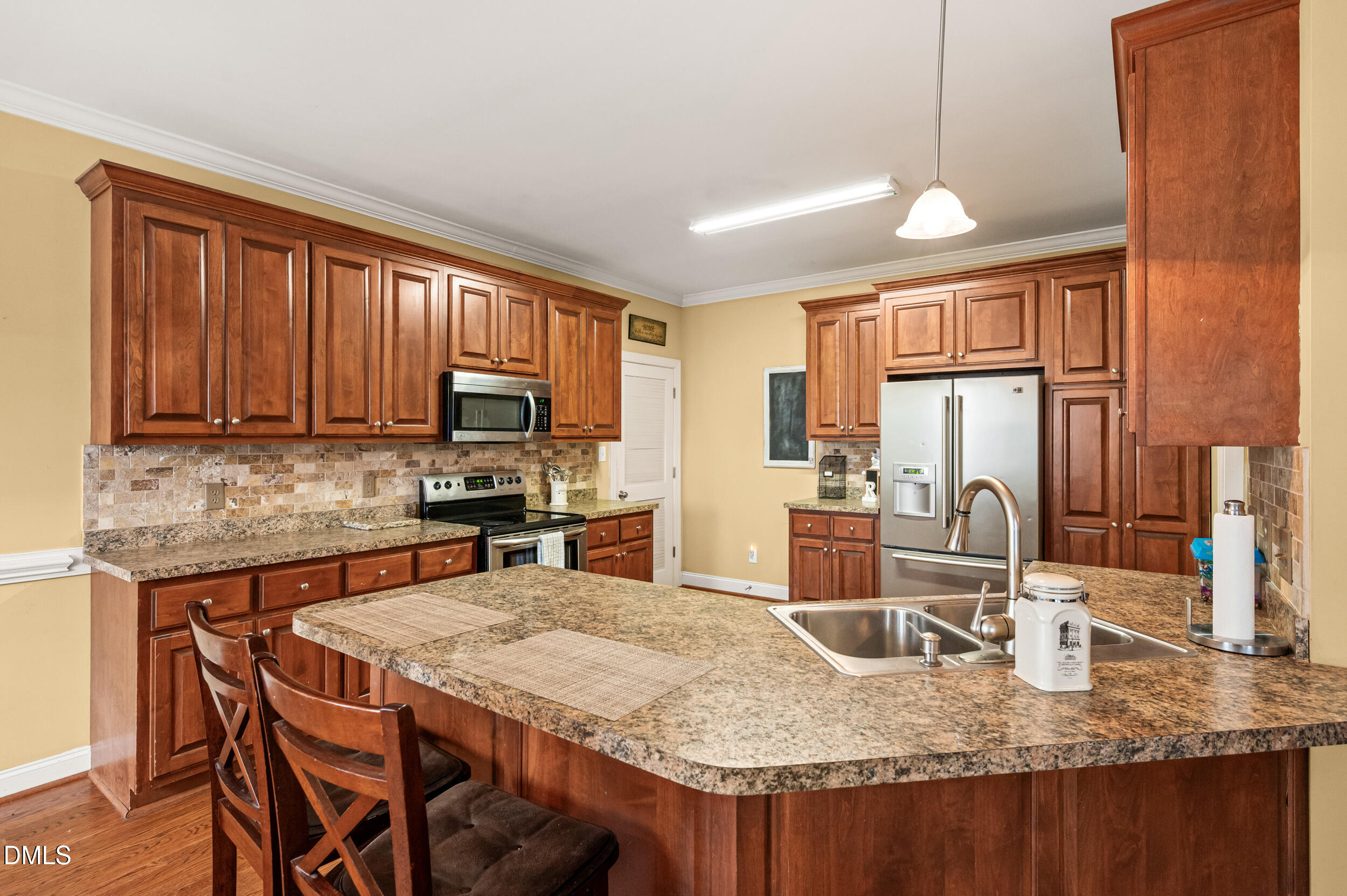 main property photo 15