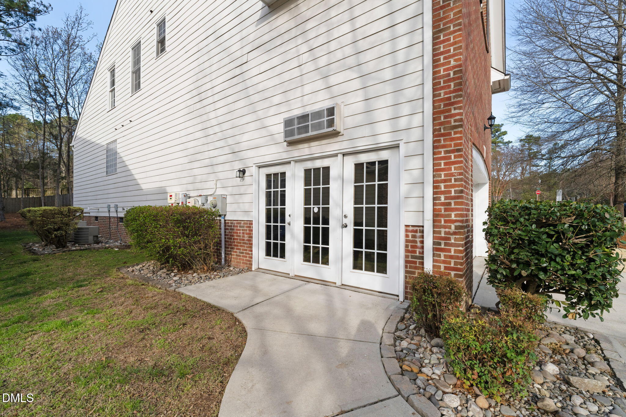 main property photo 50
