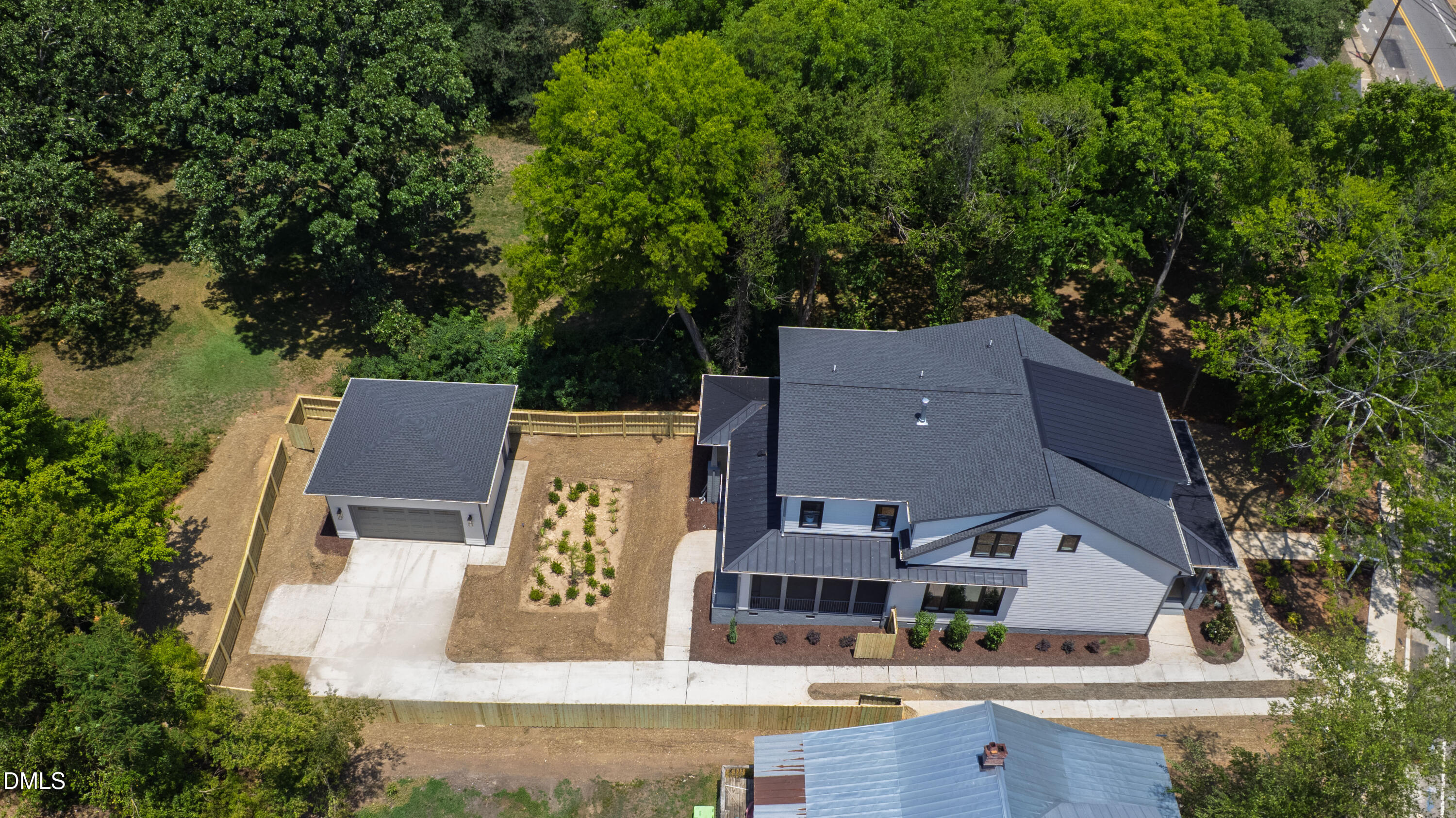 main property photo 39