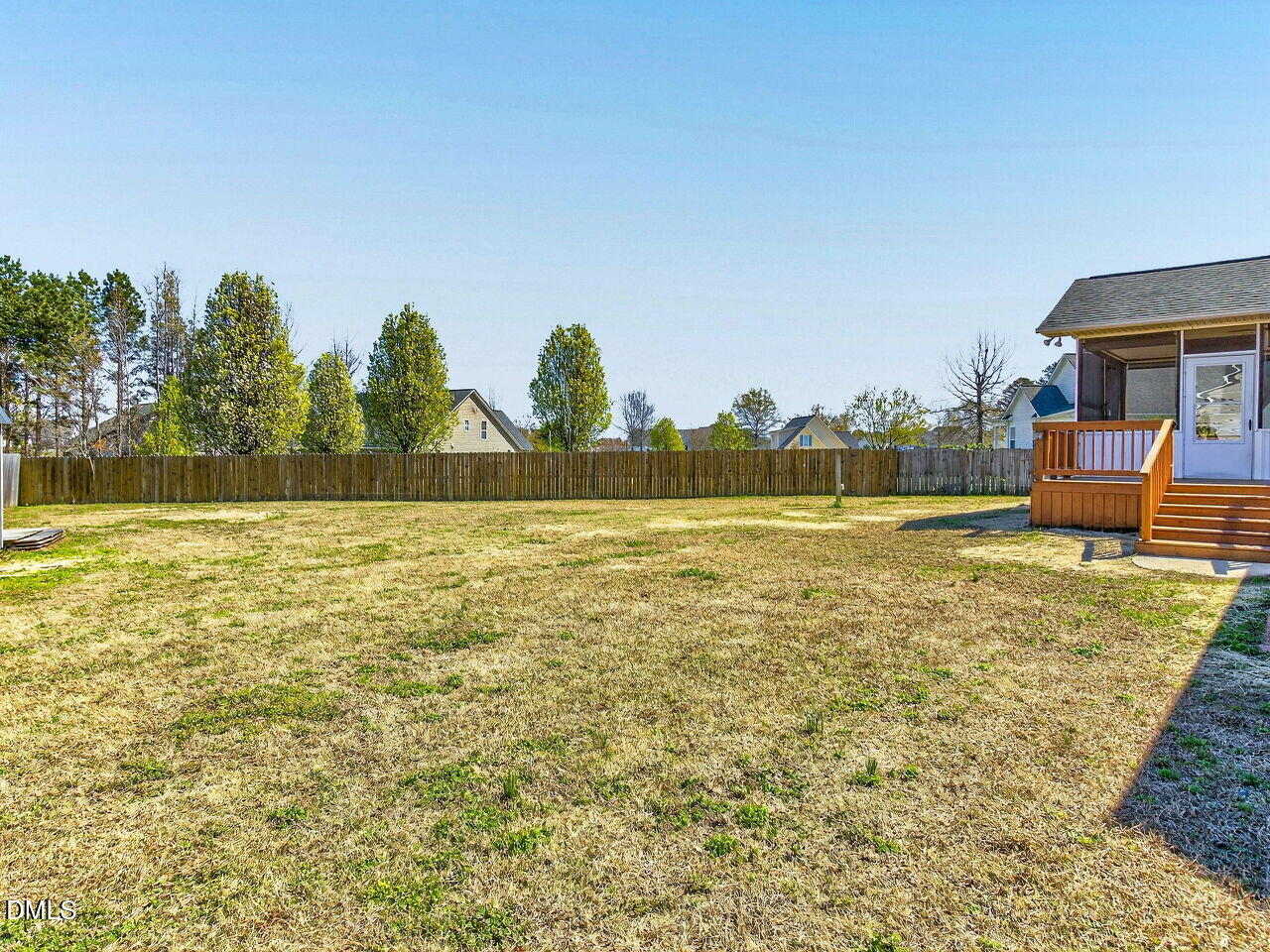 main property photo 28