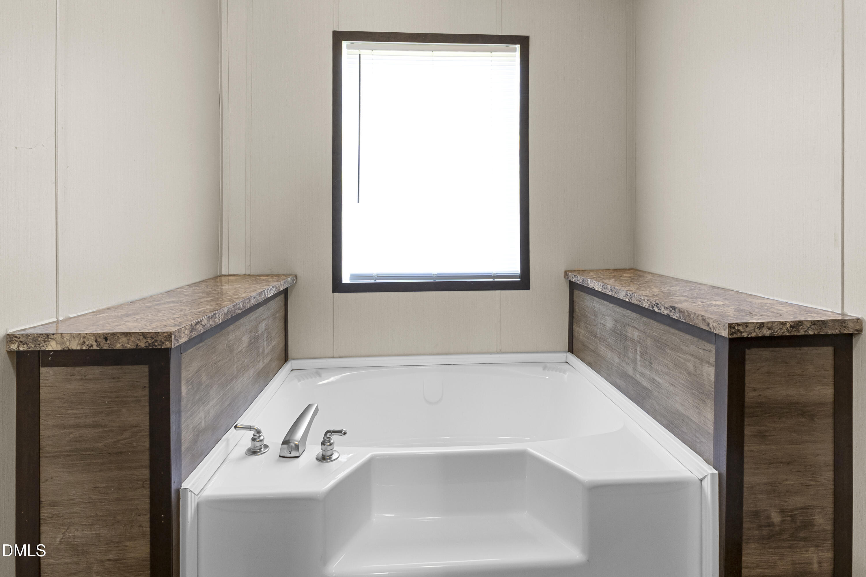 property viewer photo 20
