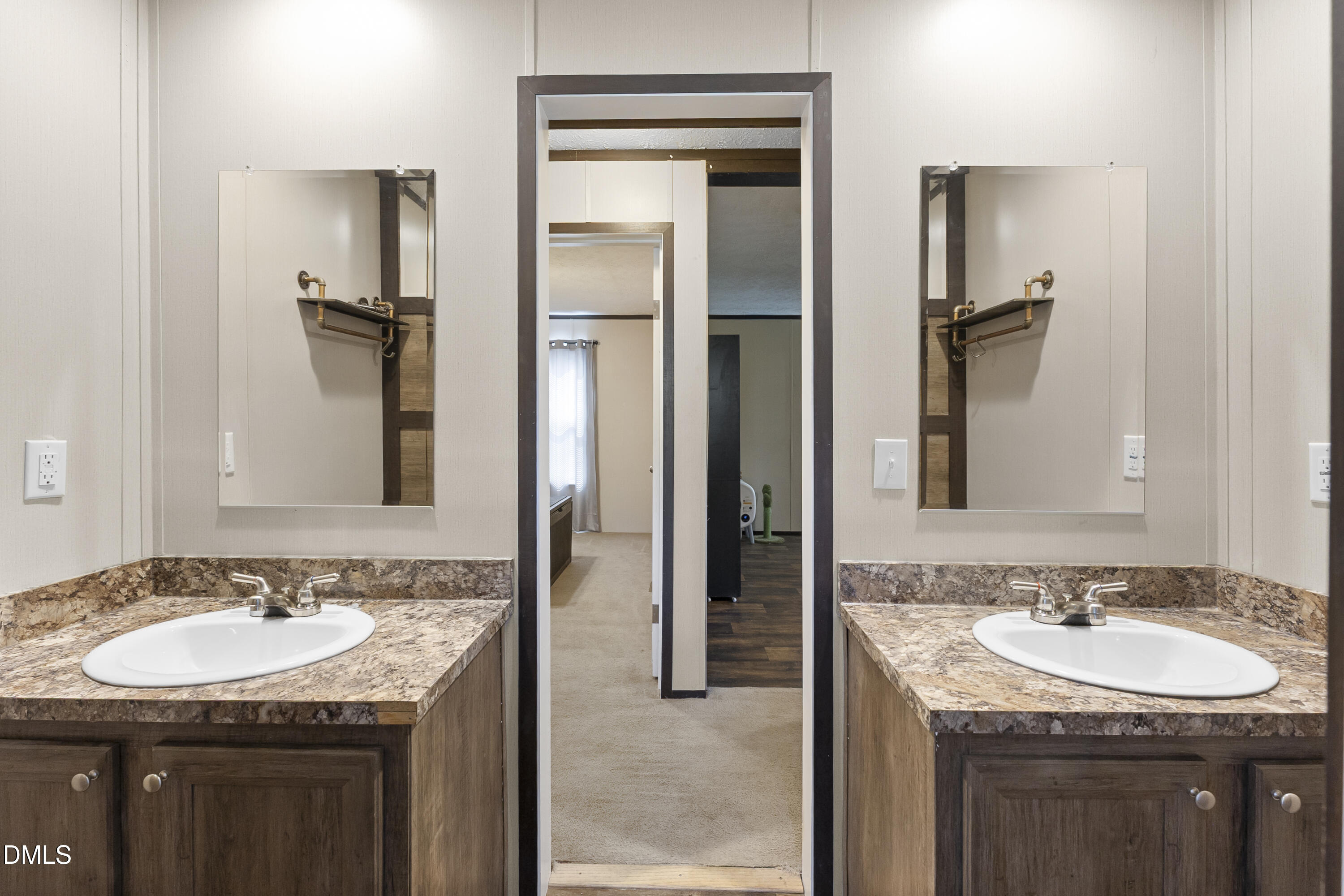 property viewer photo 21
