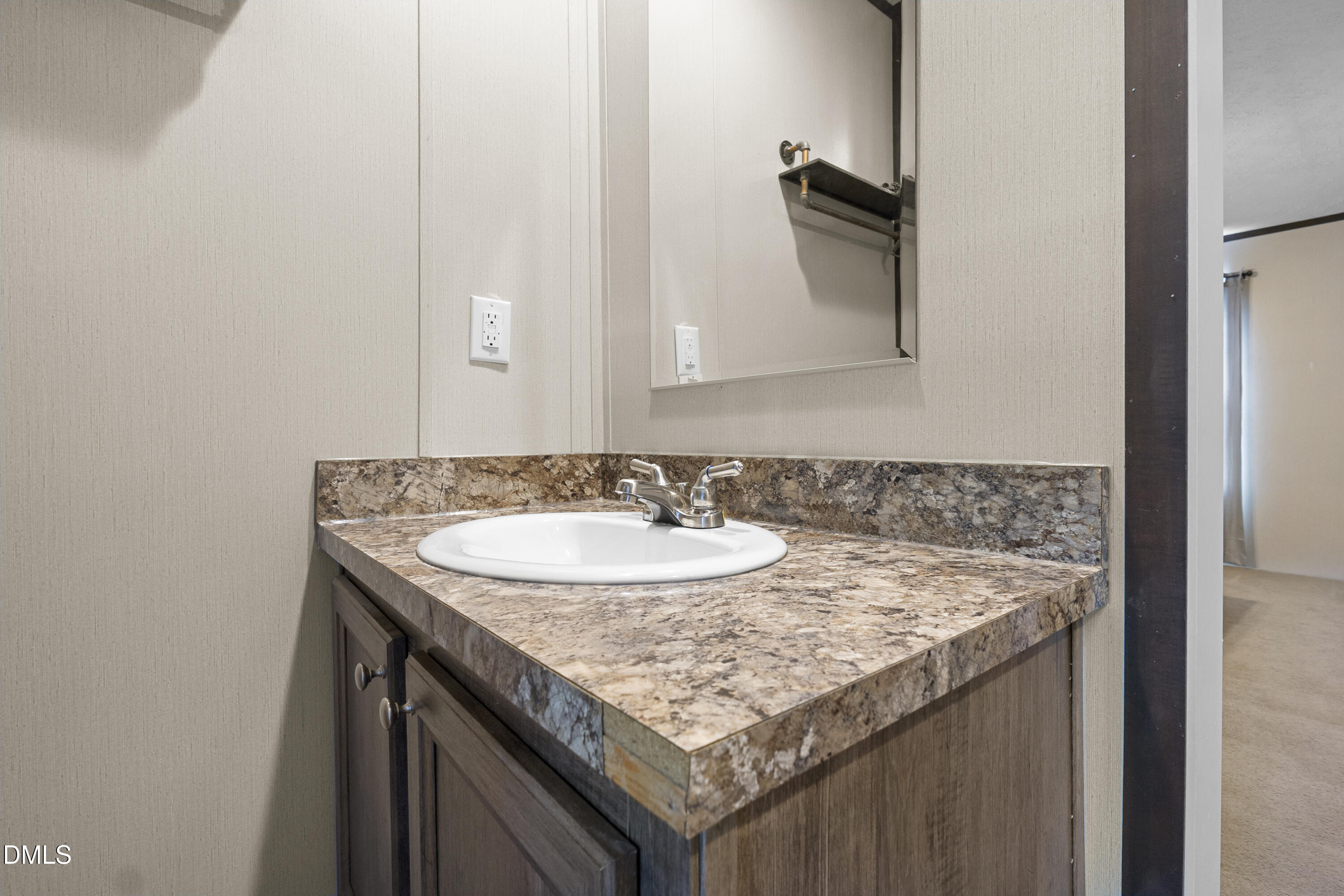 property viewer photo 23