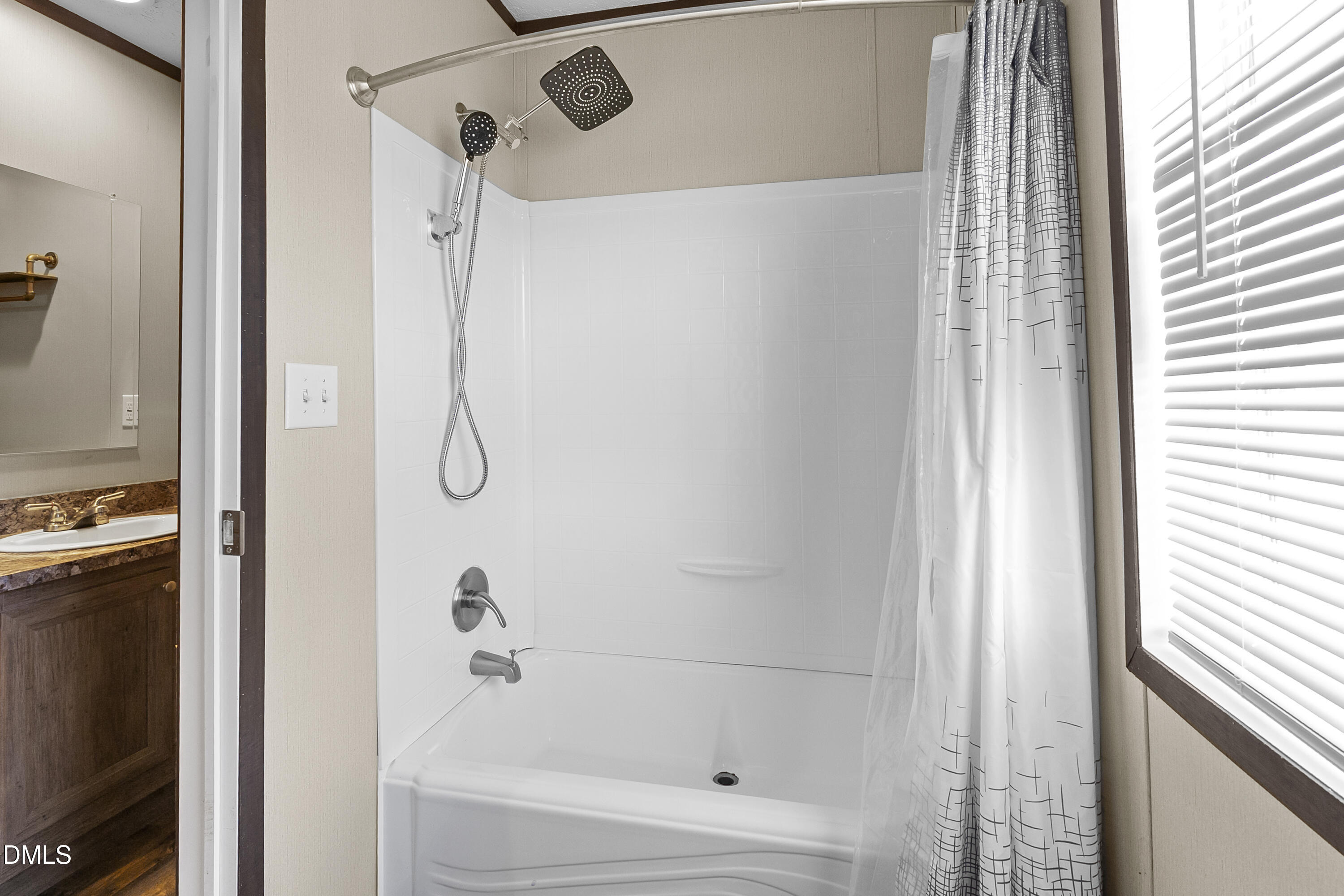 property viewer photo 24