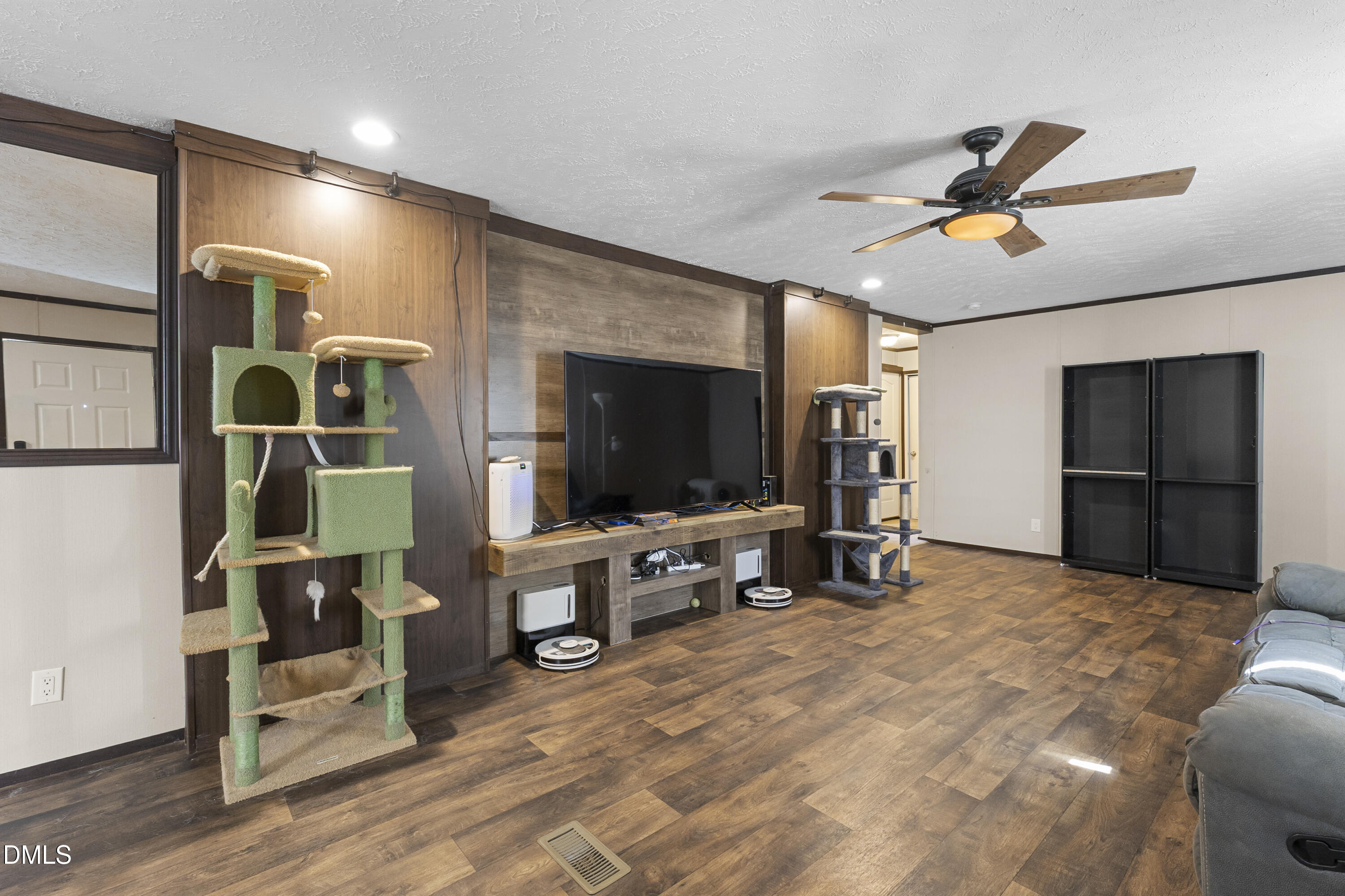 property viewer photo 50