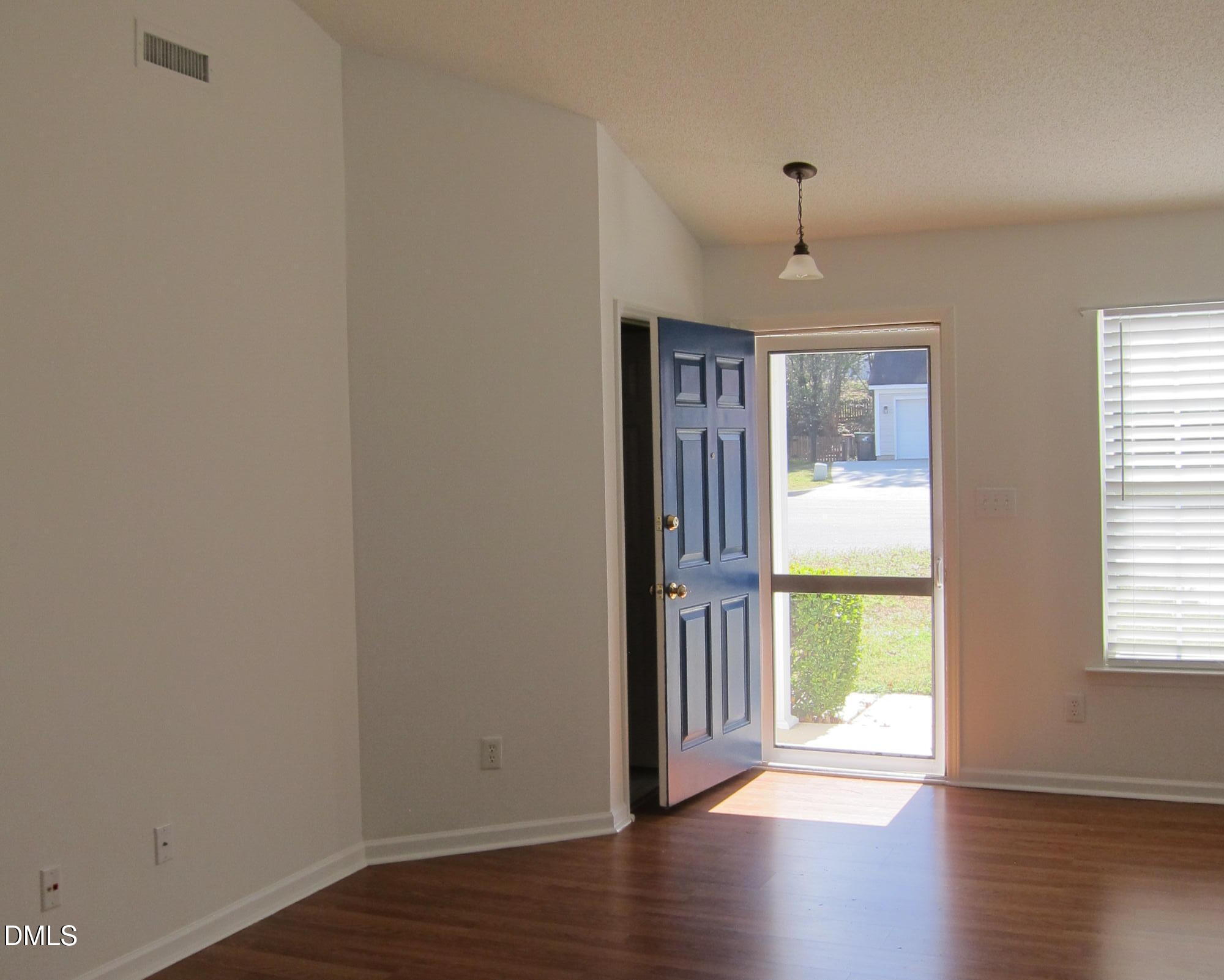 property viewer photo 3