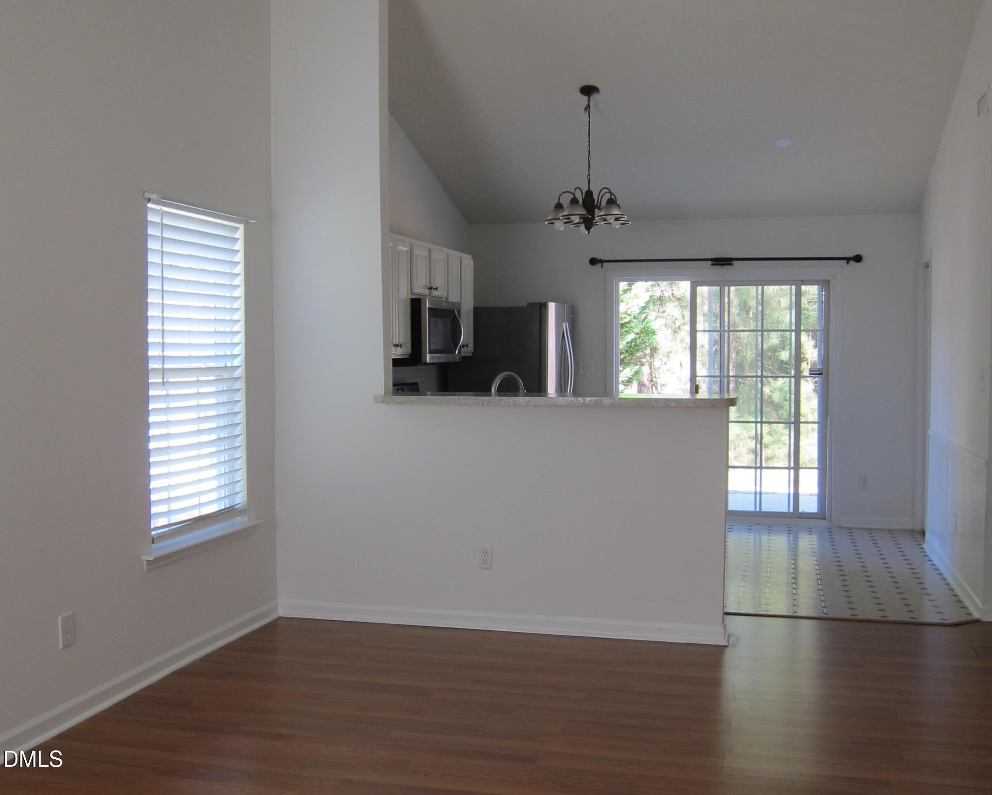 property viewer photo 4