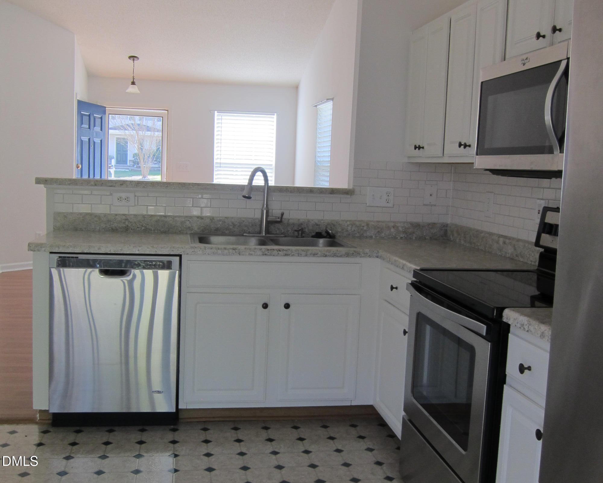 property viewer photo 7