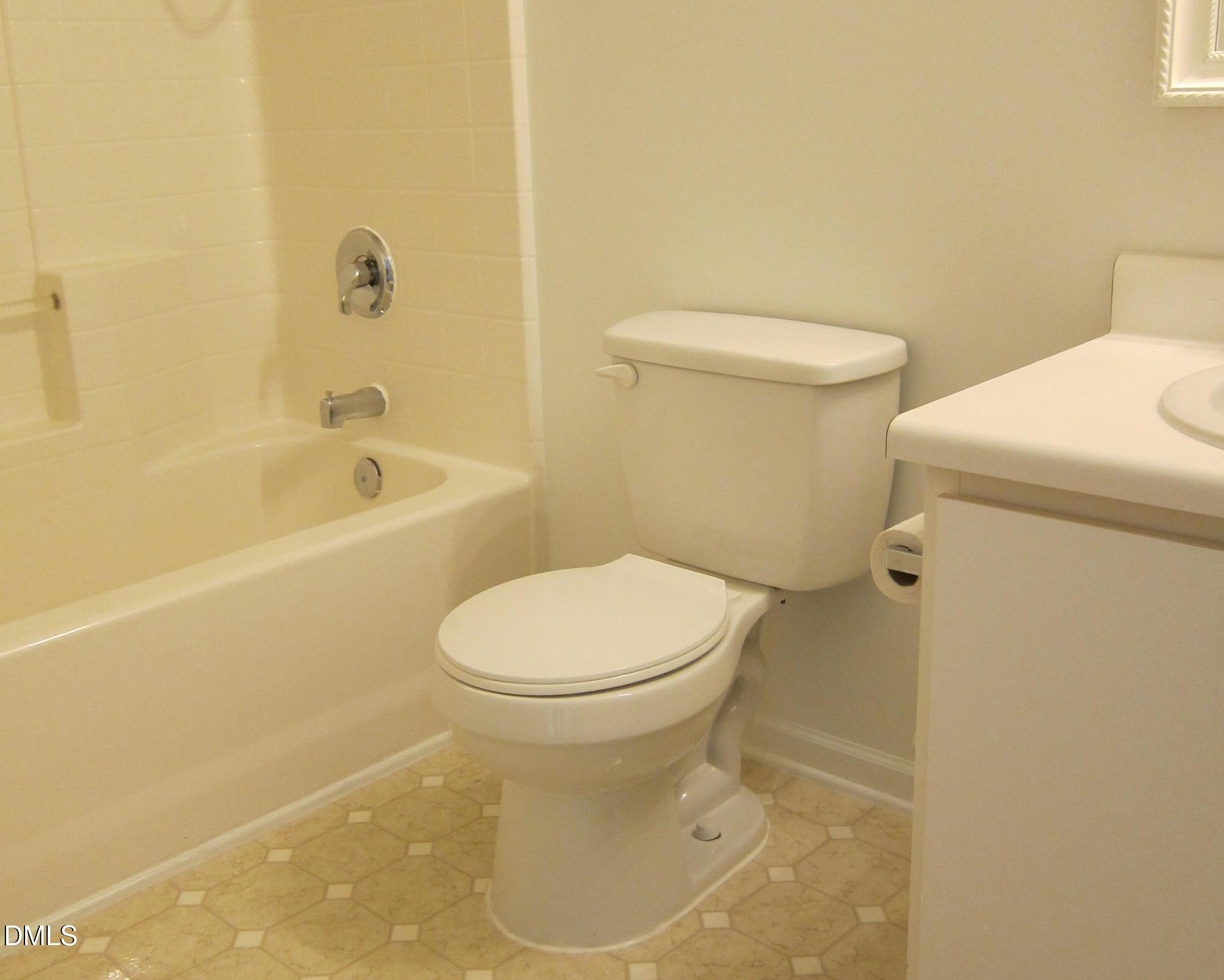 property viewer photo 9