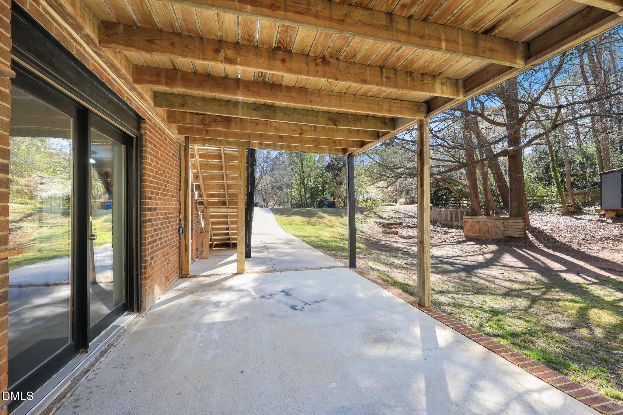 main property photo 23