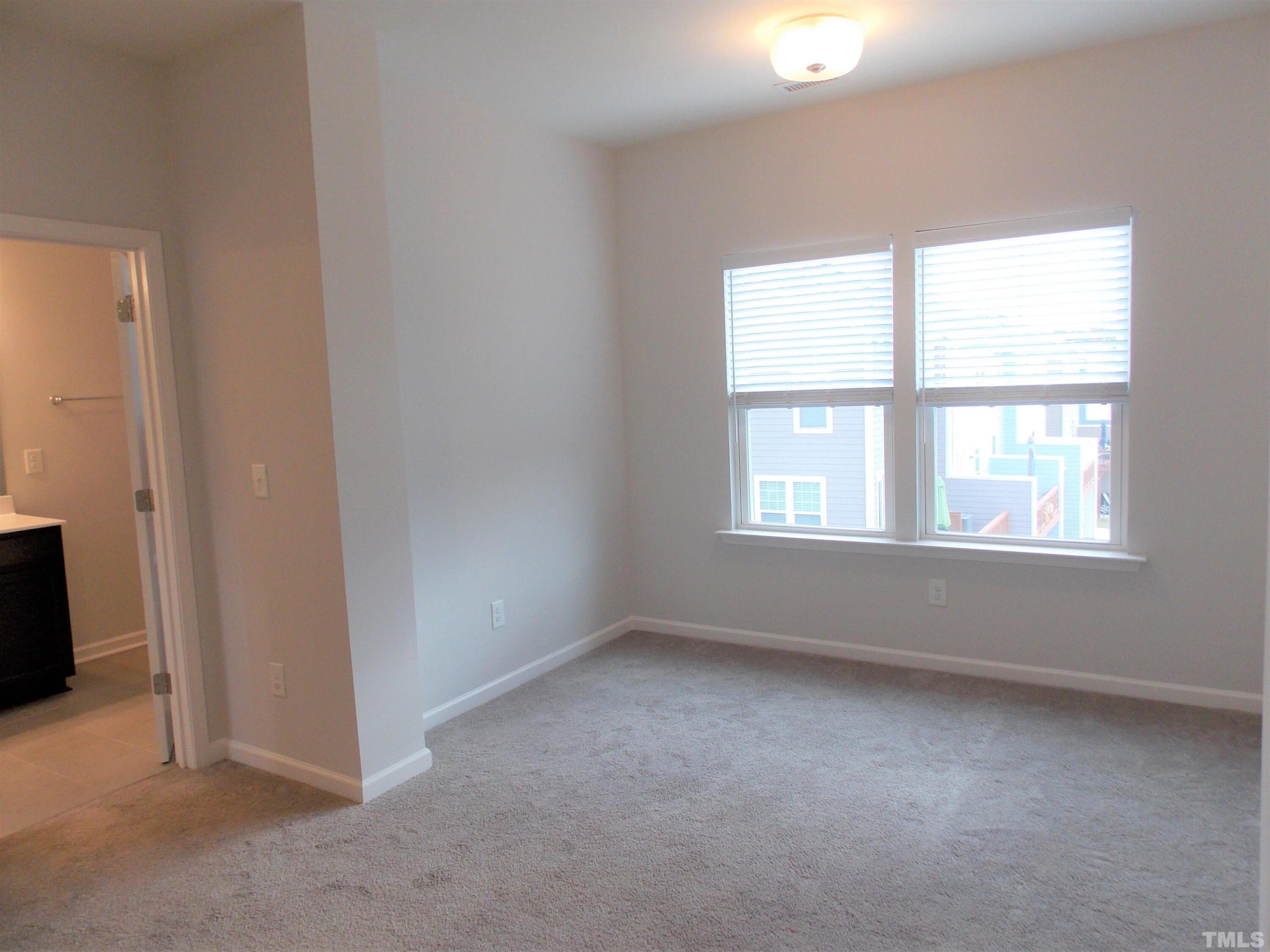property viewer photo 13