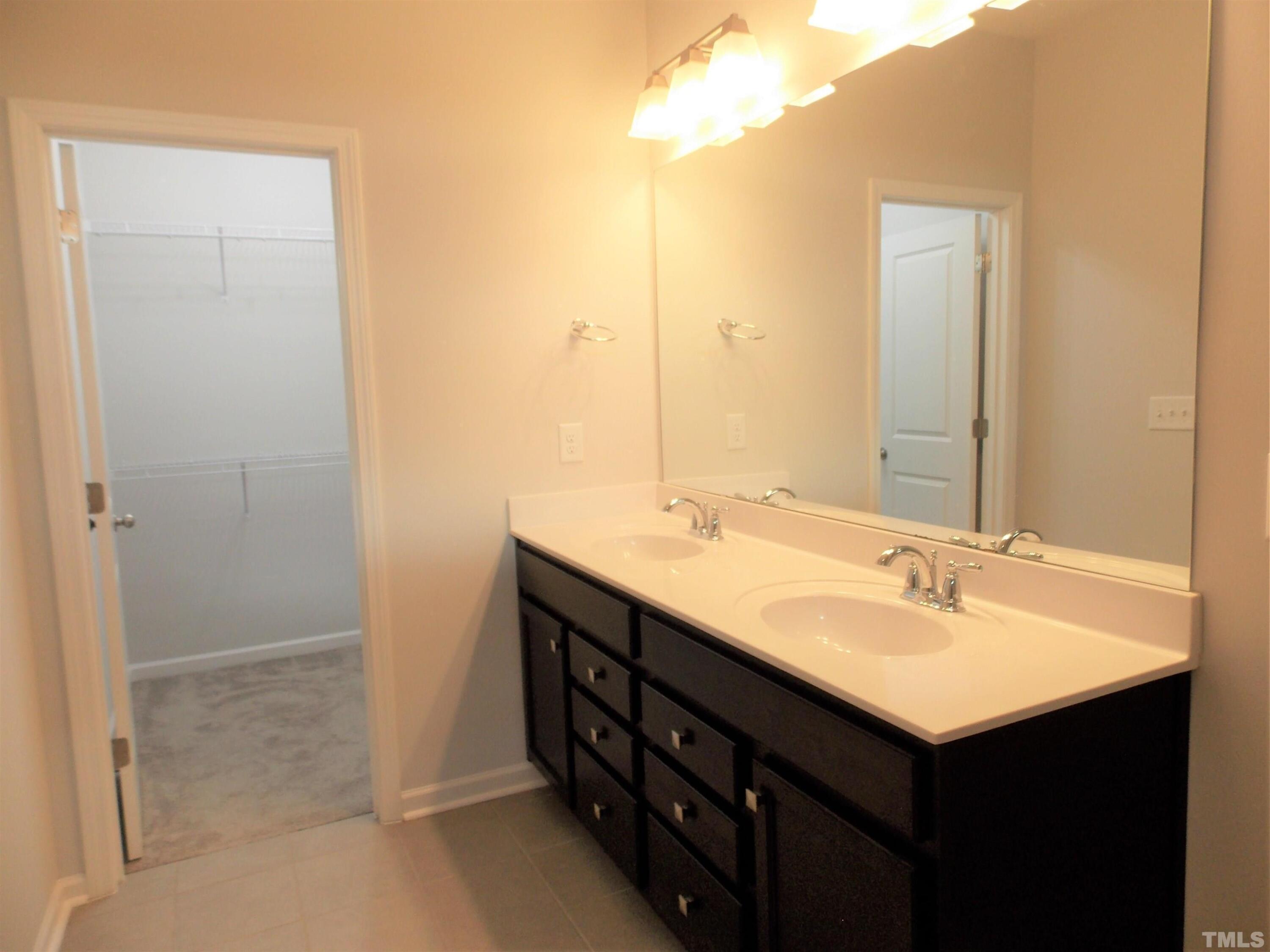 property viewer photo 14