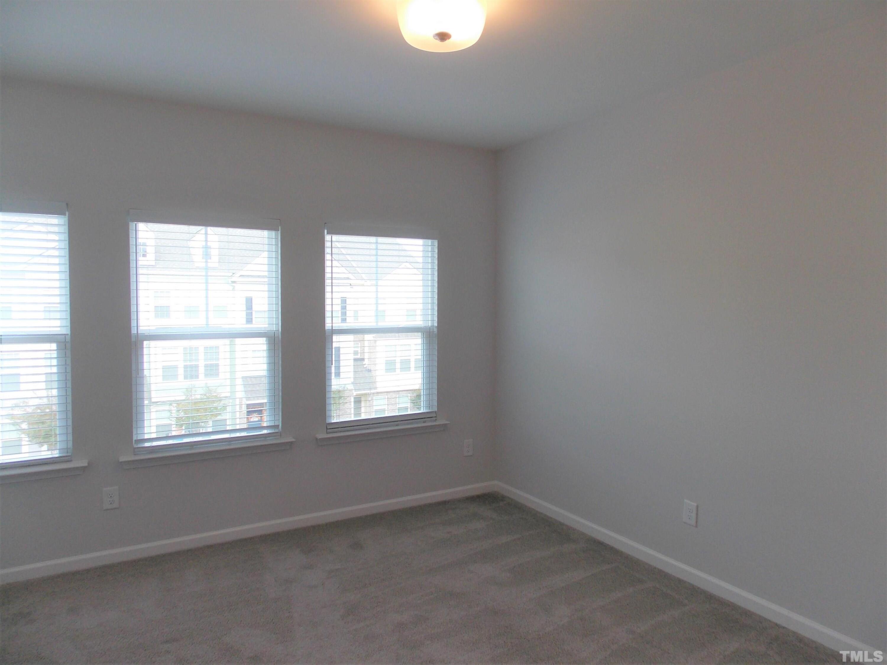 property viewer photo 16