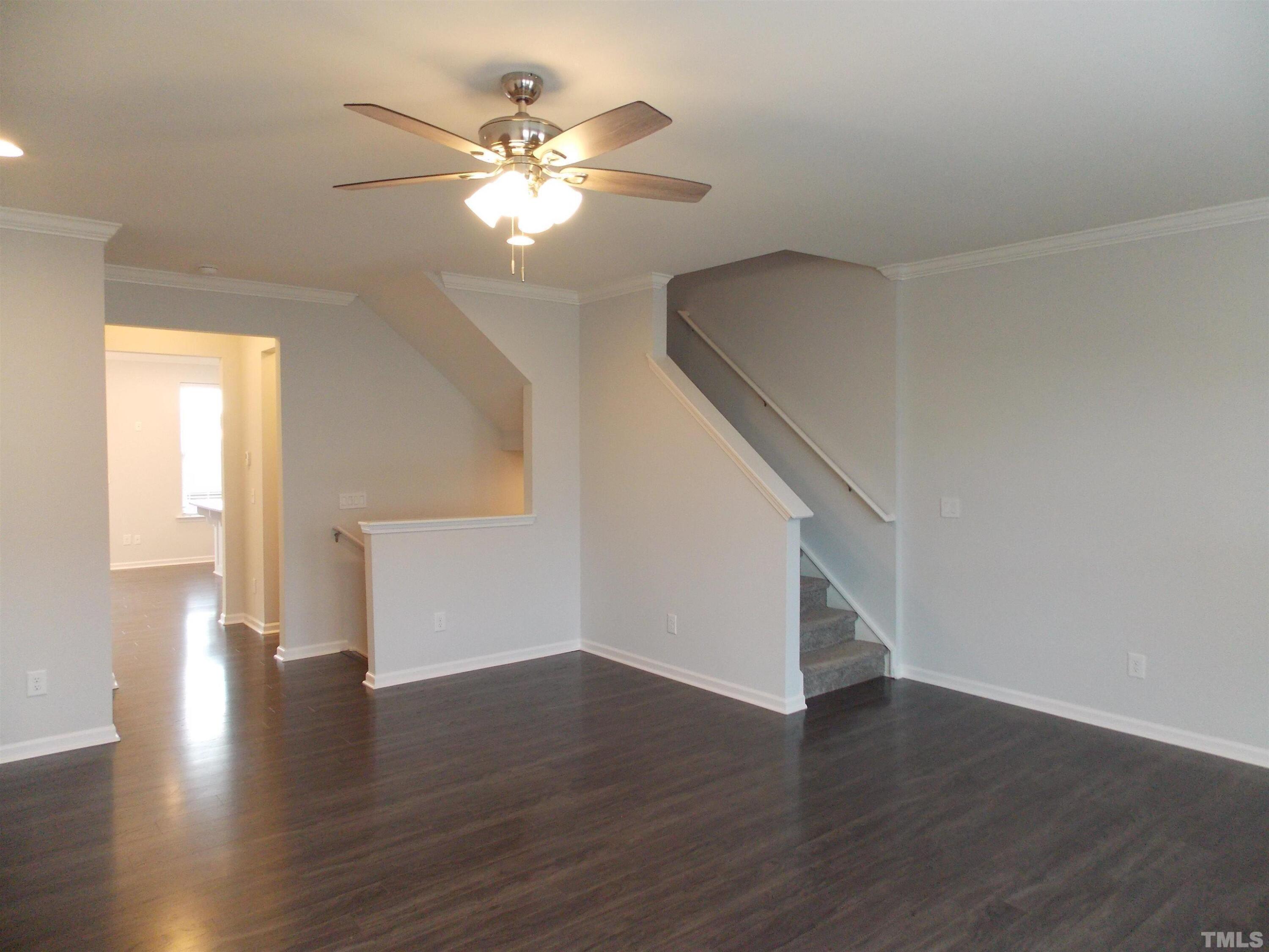 property viewer photo 3