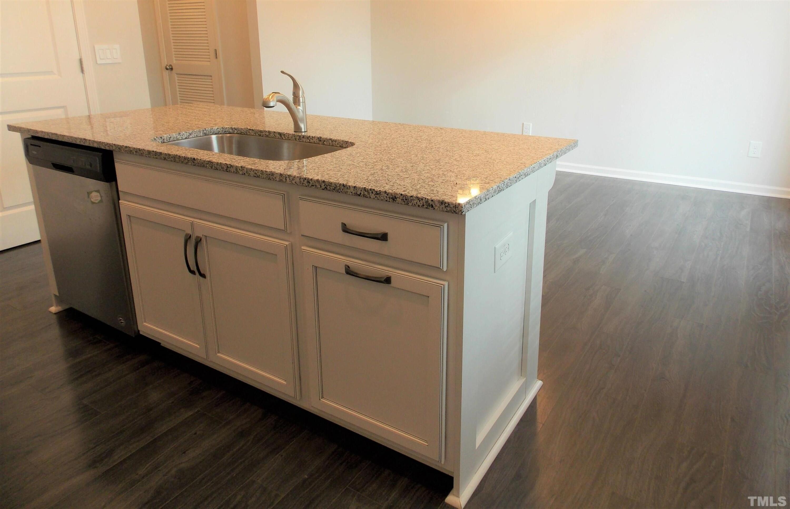 property viewer photo 6