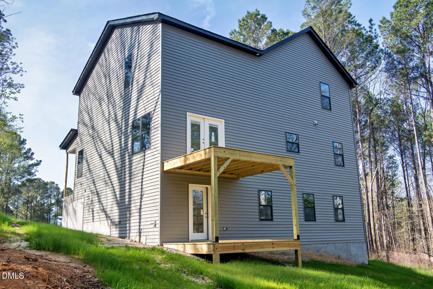 main property photo 8