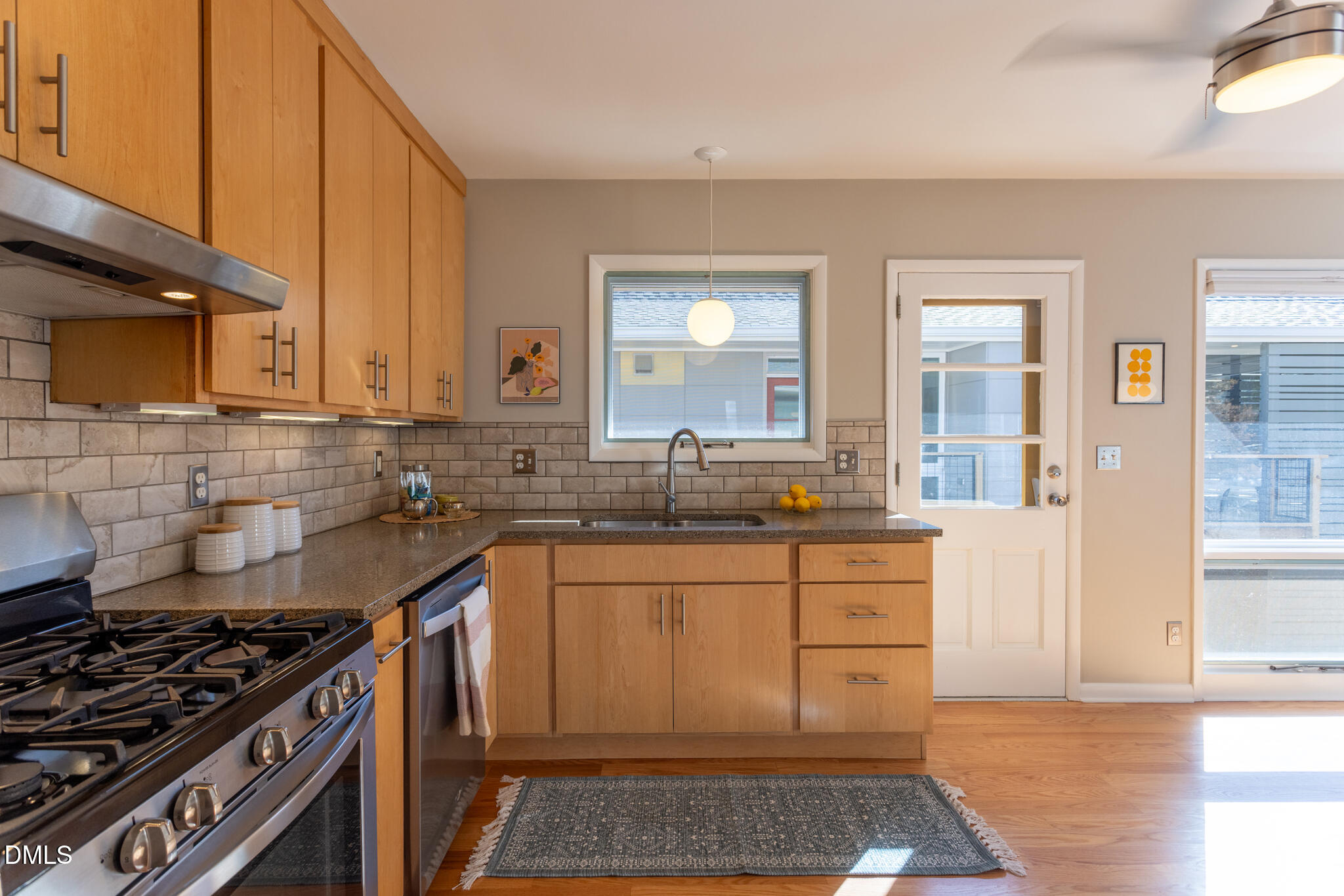 property viewer photo 9