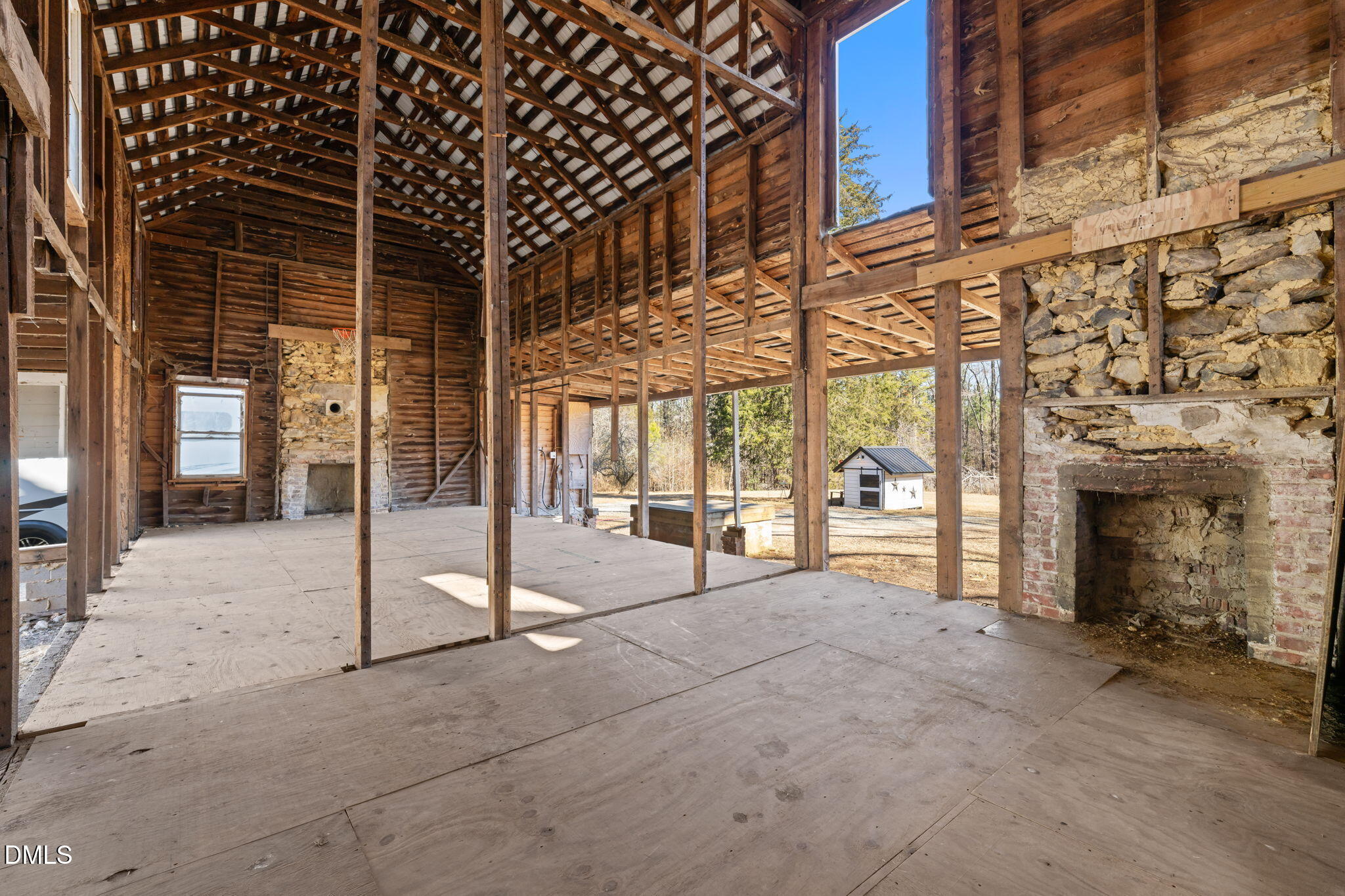 main property photo 17