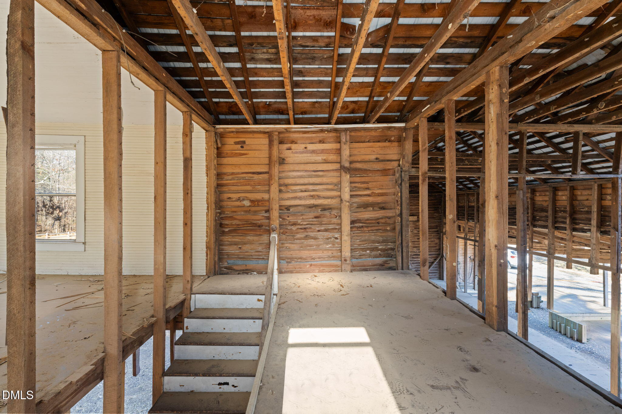 main property photo 25