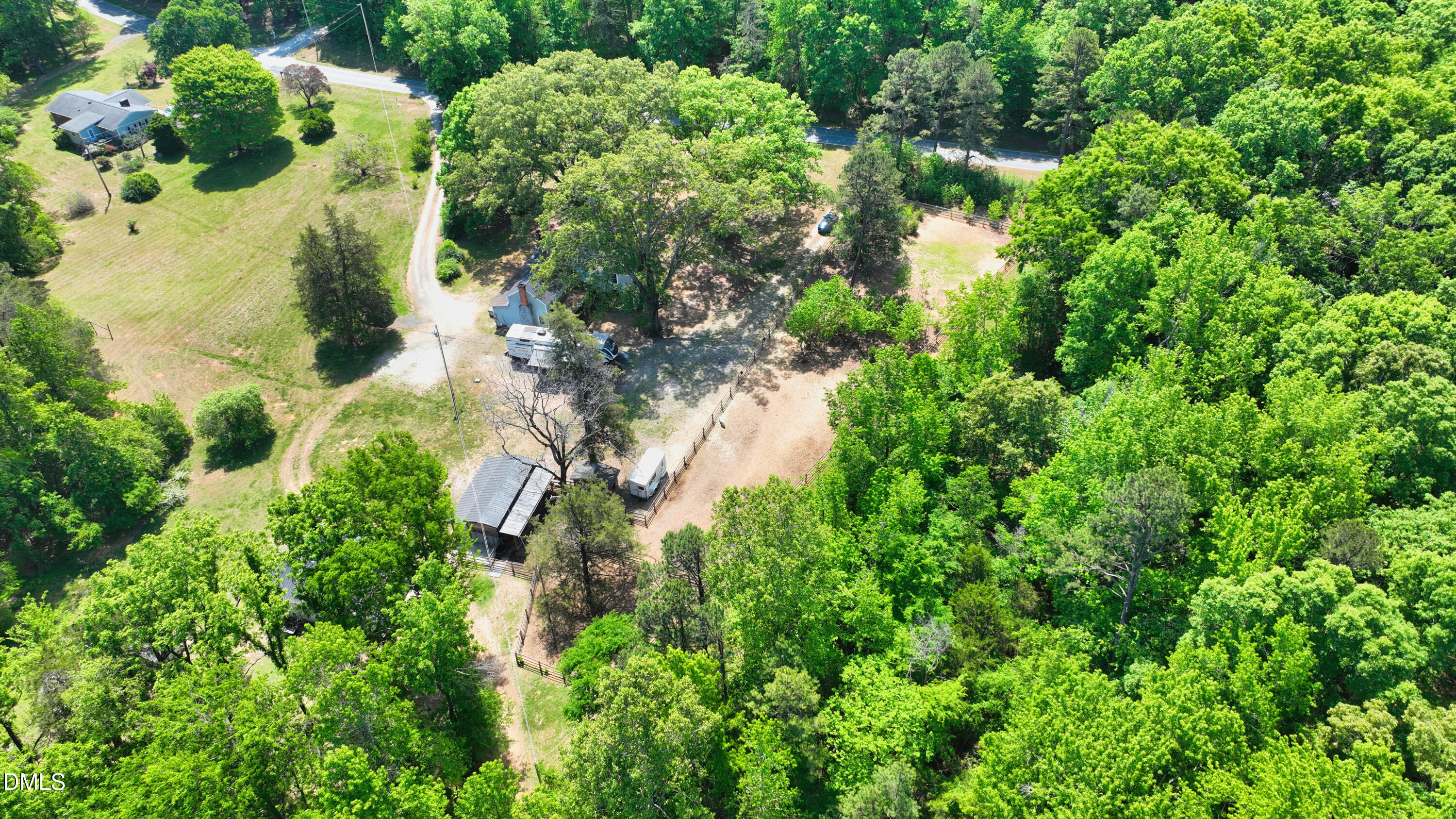 main property photo 40