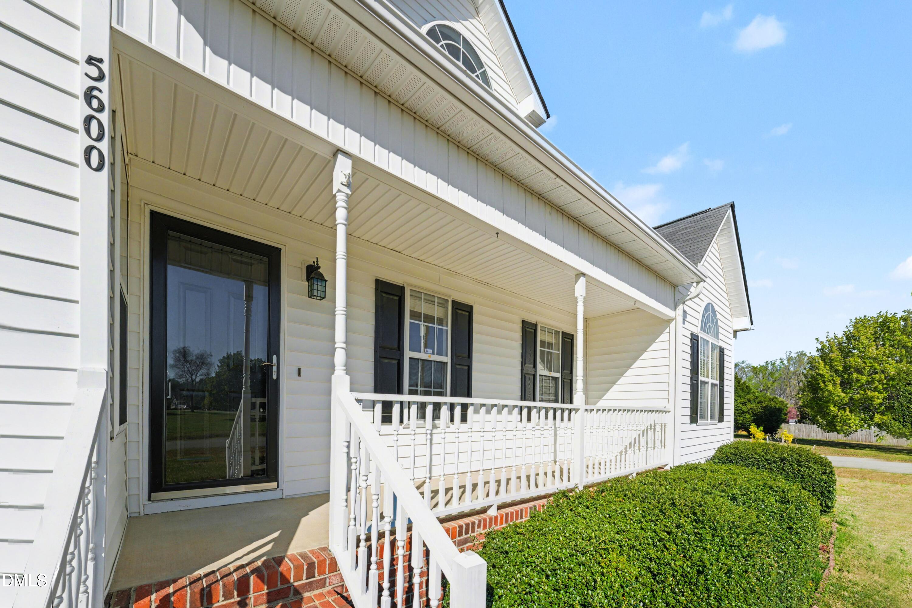 main property photo 9