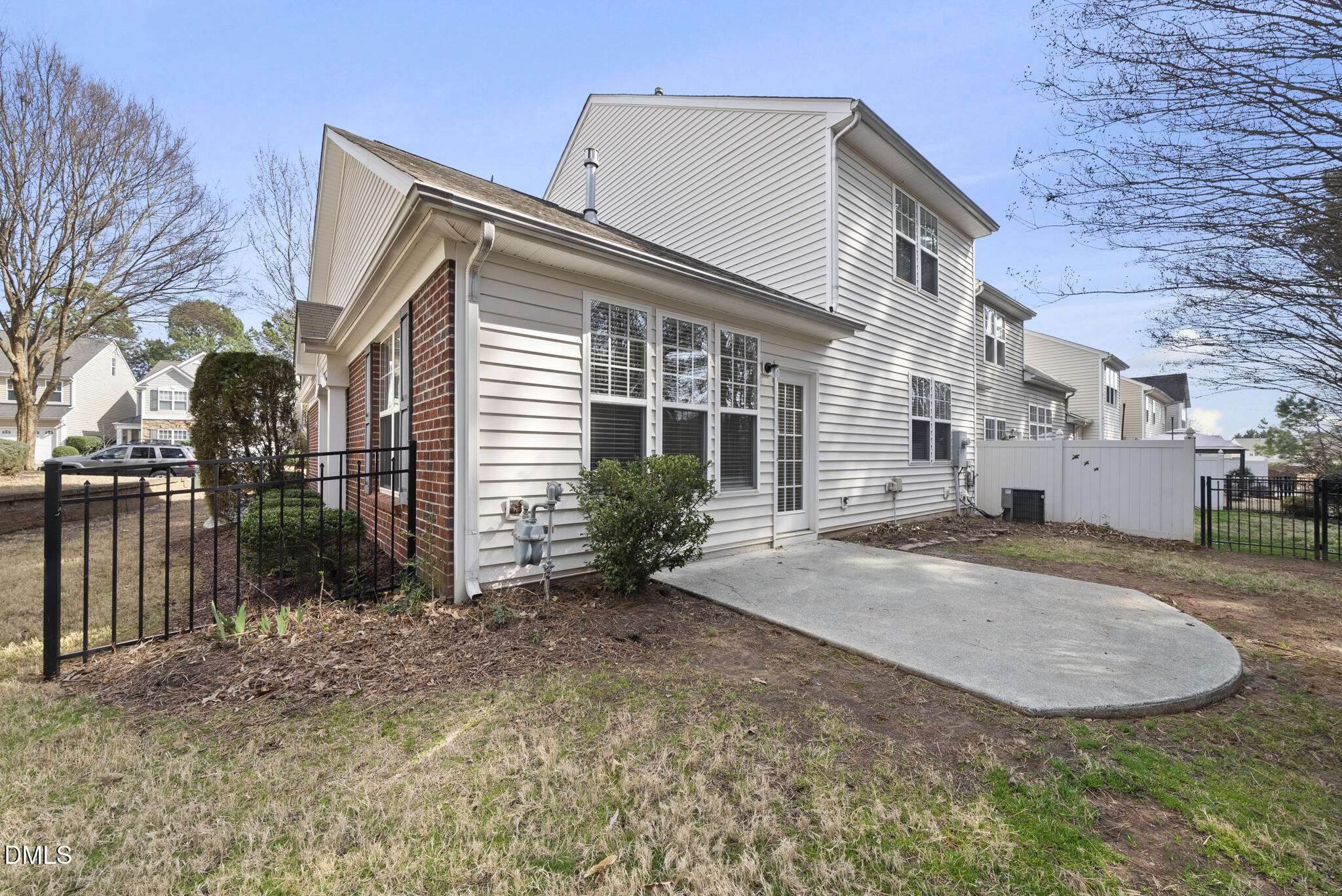 main property photo 50