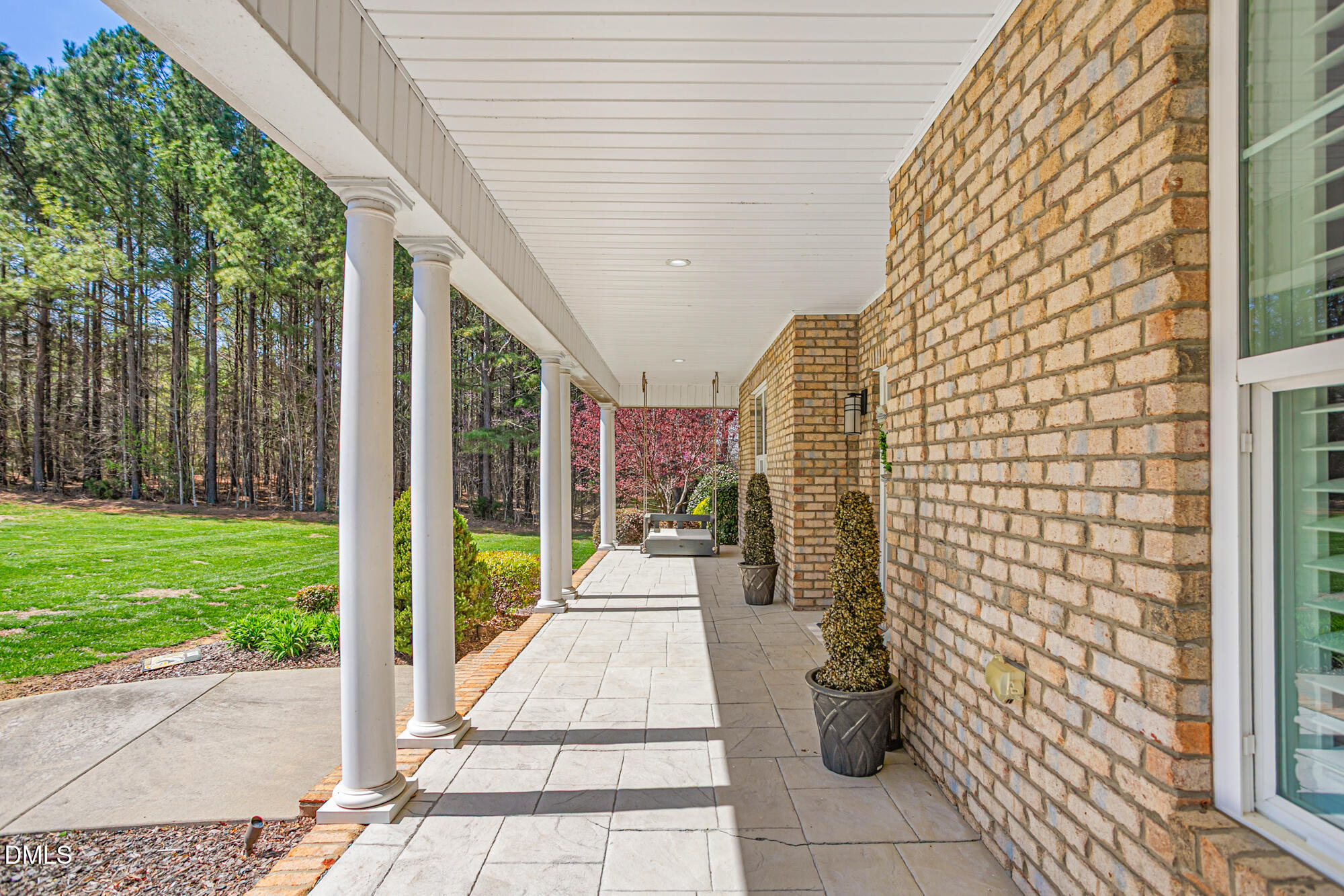 main property photo 4