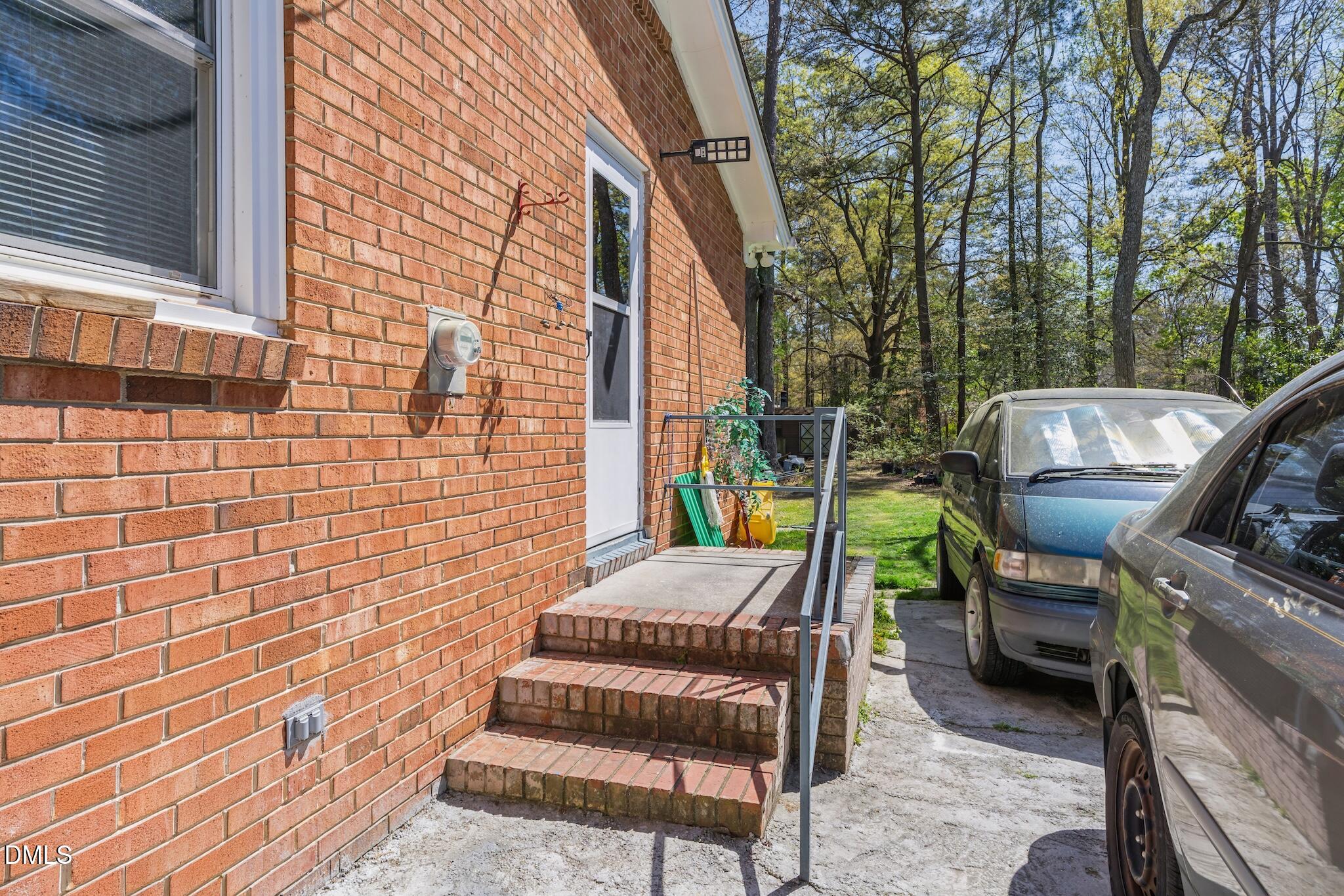 main property photo 28