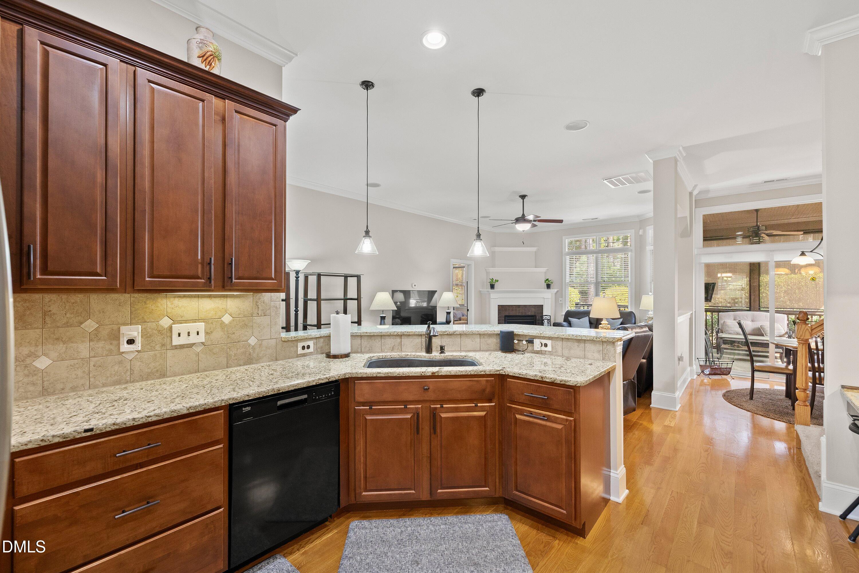 property viewer photo 18