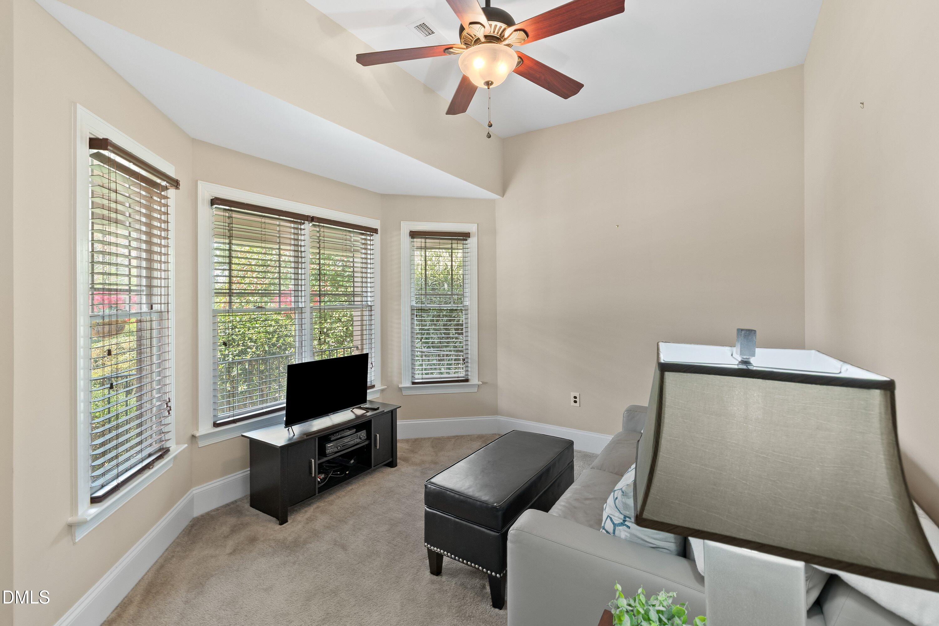 property viewer photo 8