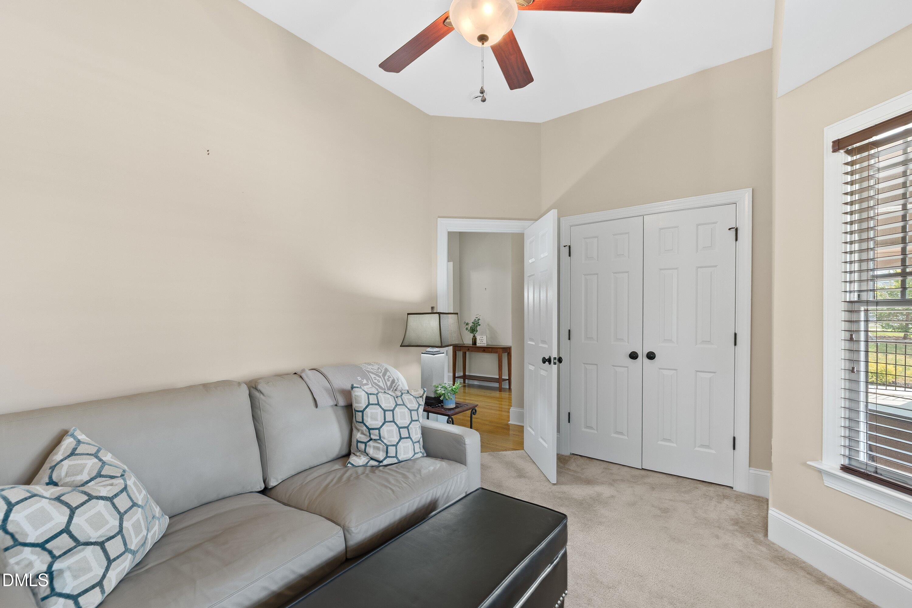 property viewer photo 9