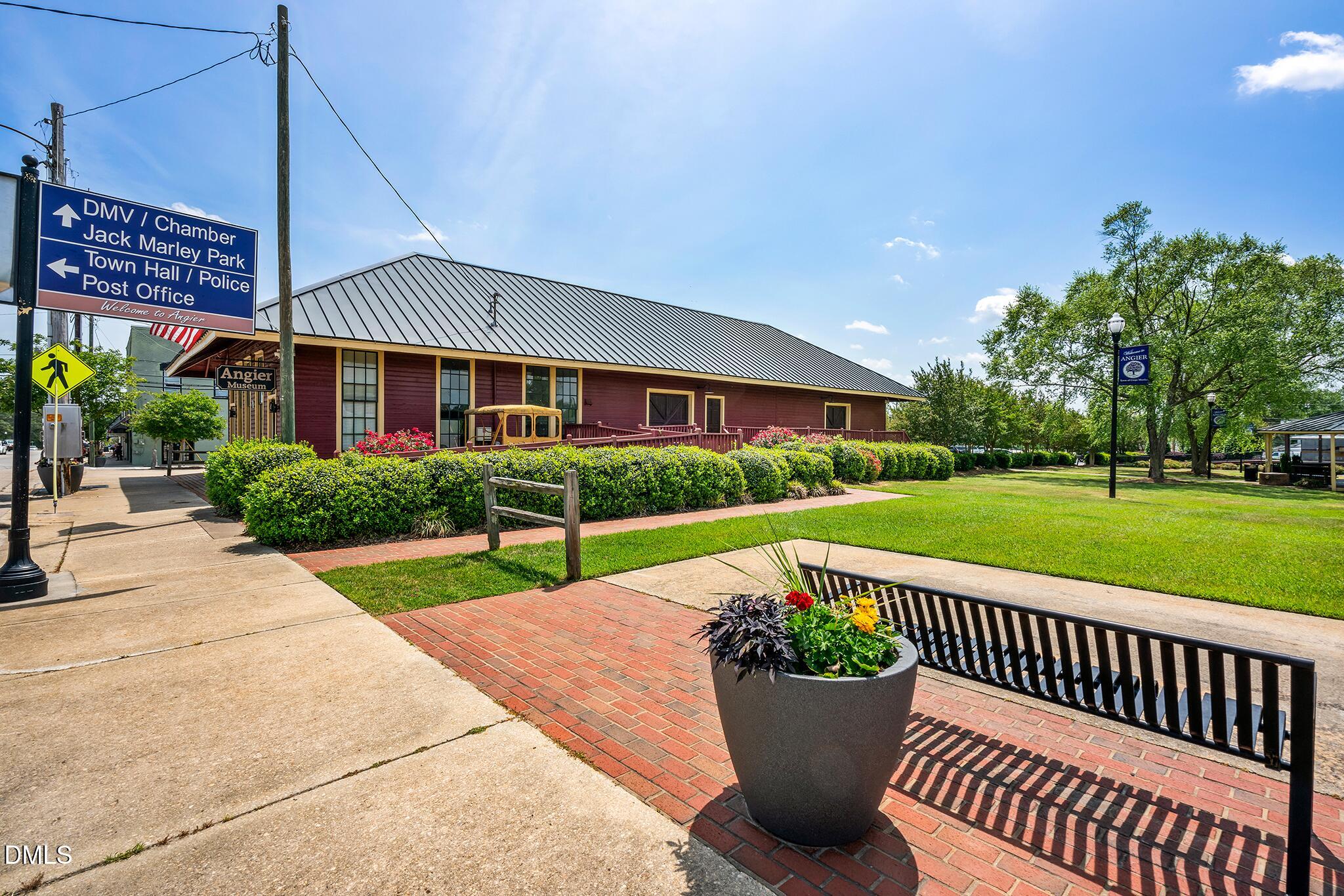 main property photo 46