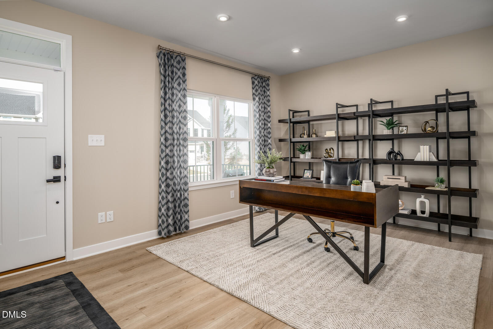 main property photo 13