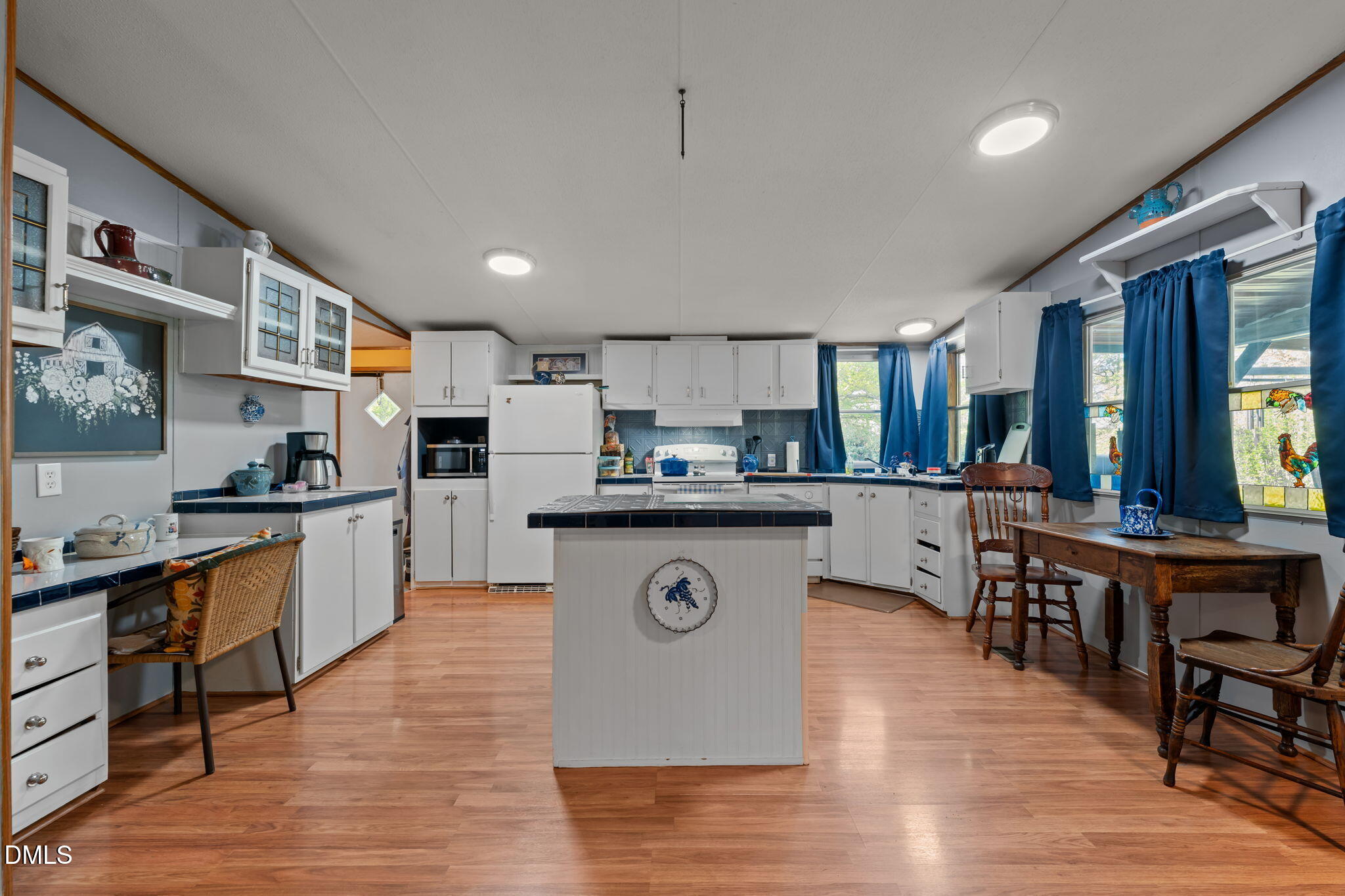 main property photo 24